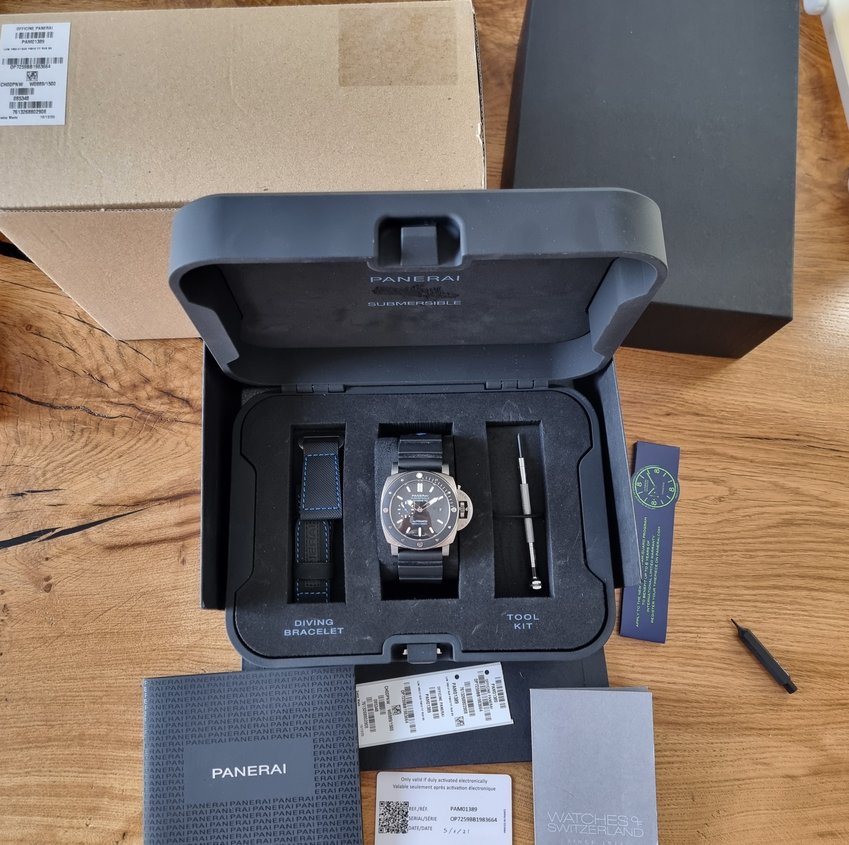 Panerai Submersible PAM01389 Thumbnail 6