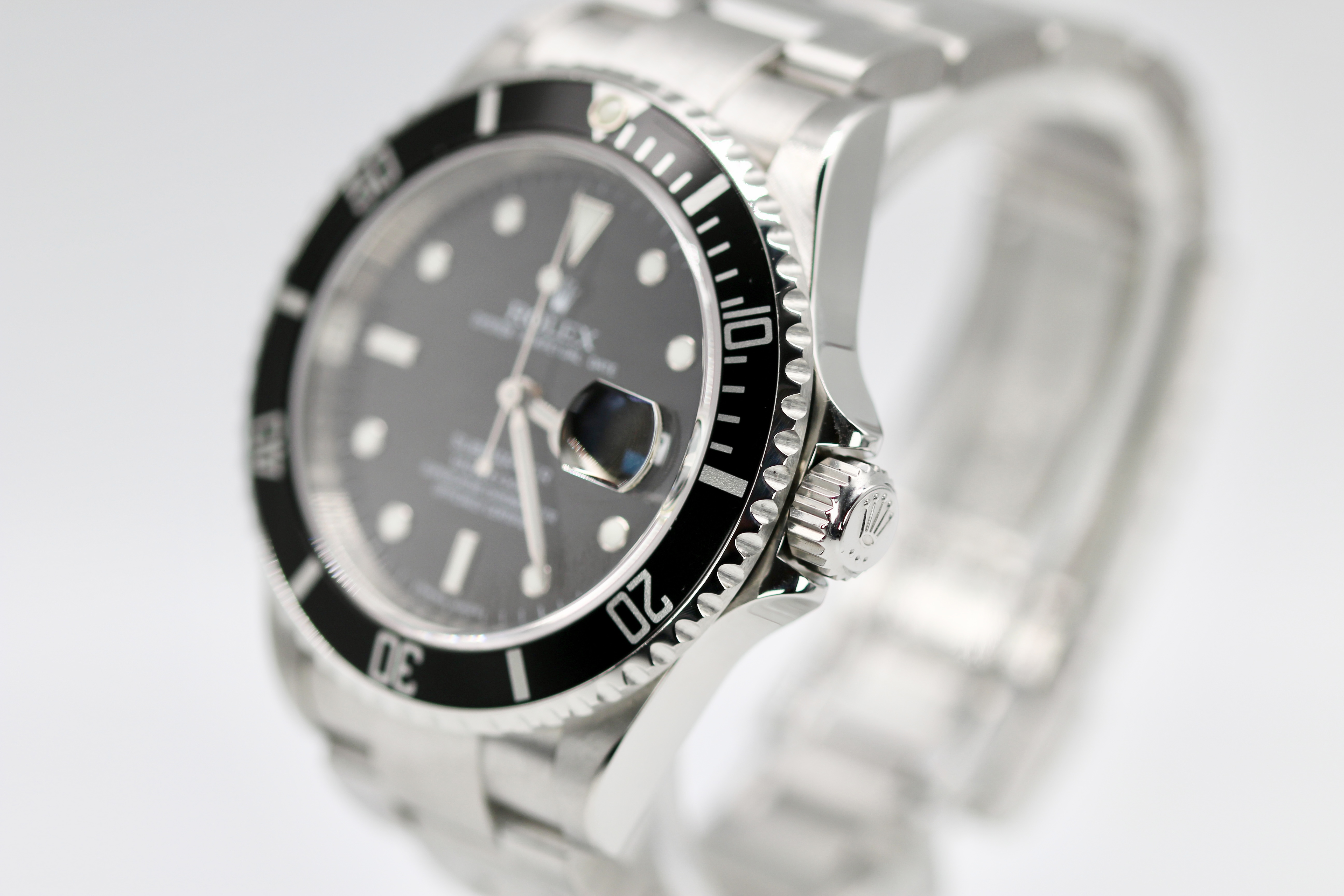 Rolex Submariner 16610 Thumbnail 2