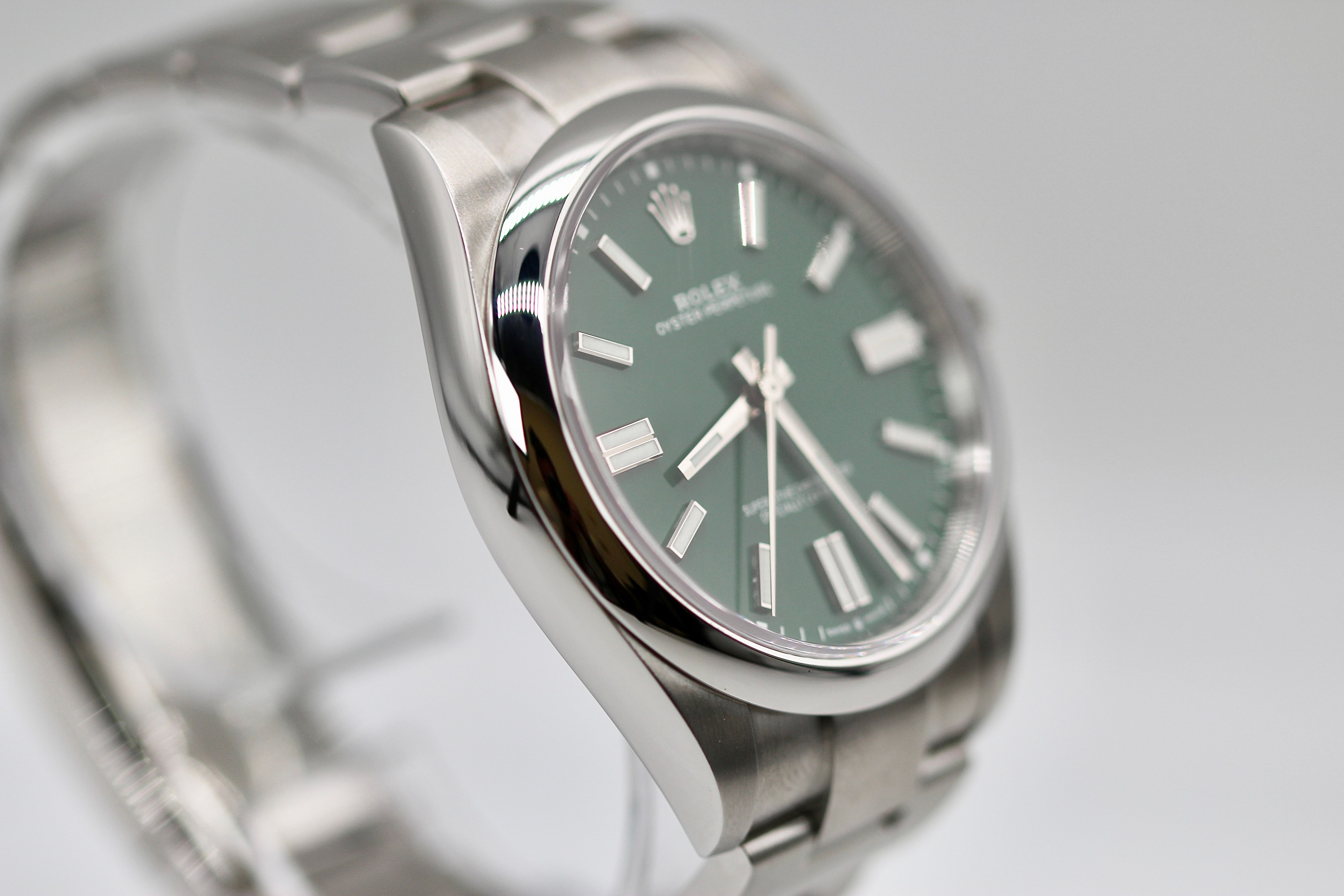 Rolex Oyster Perpetual 124300 Thumbnail 3