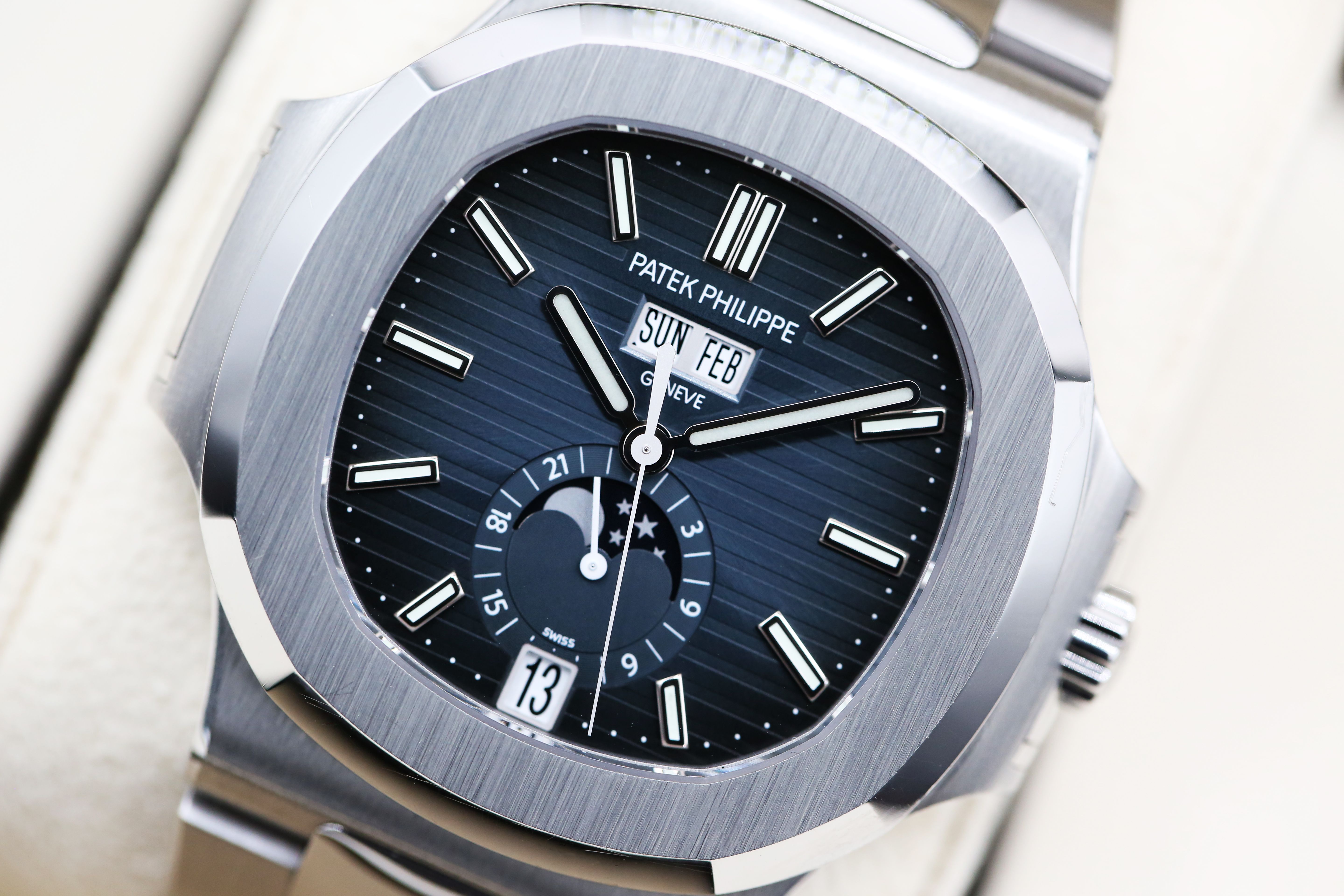 Patek Philippe Nautilus 5726/1A-014 Thumbnail 6