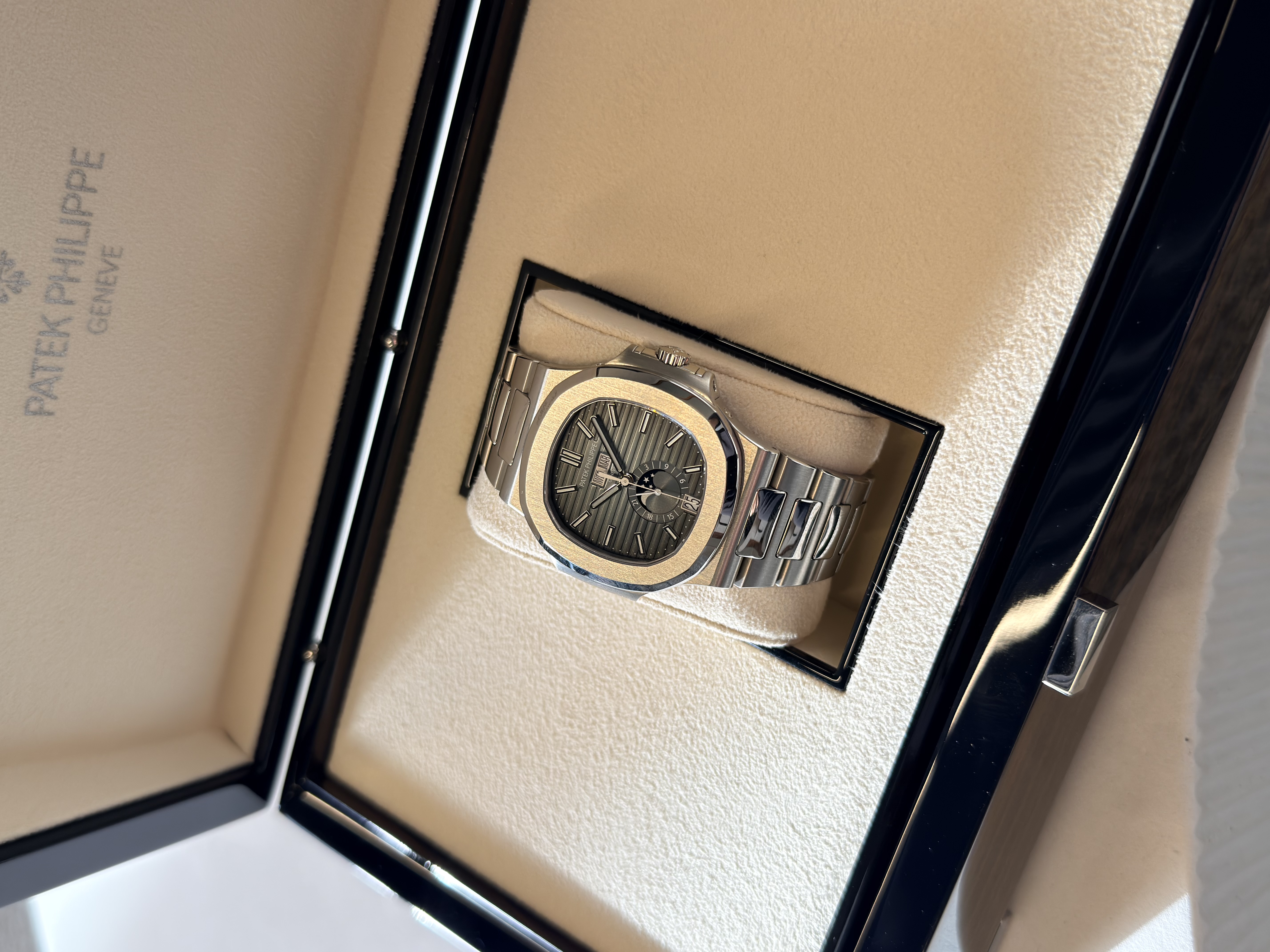 Patek Philippe Nautilus 5726/1A-014 Thumbnail 7