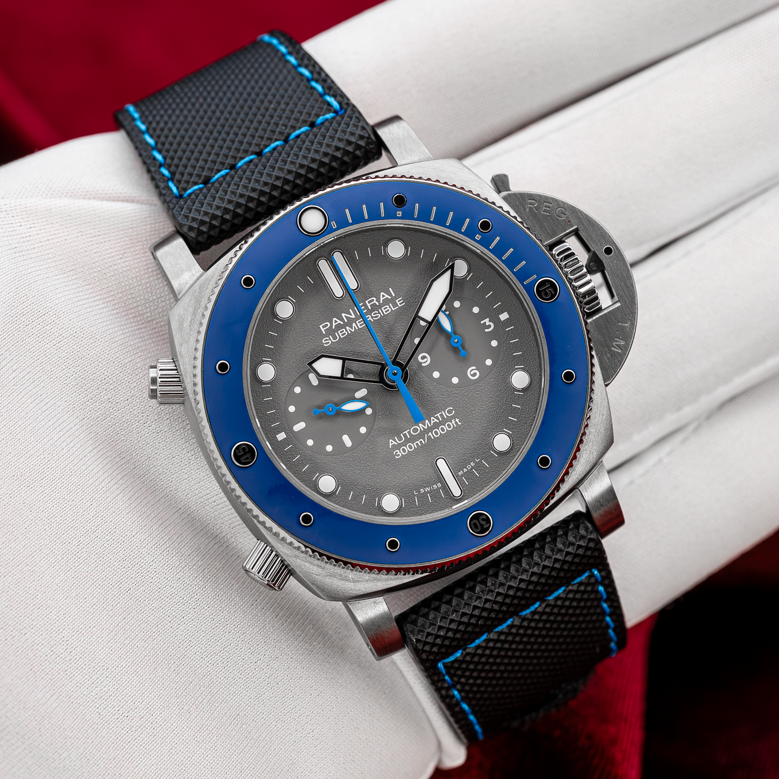 Panerai Submersible PAM00982 Thumbnail 6