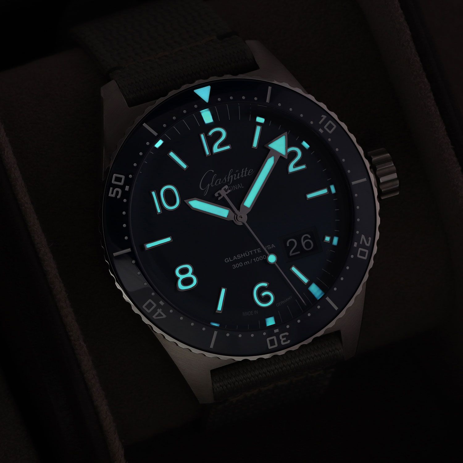 Glashutte Original SeaQ Panorama Date 1-36-13-02-81-34 Thumbnail 6
