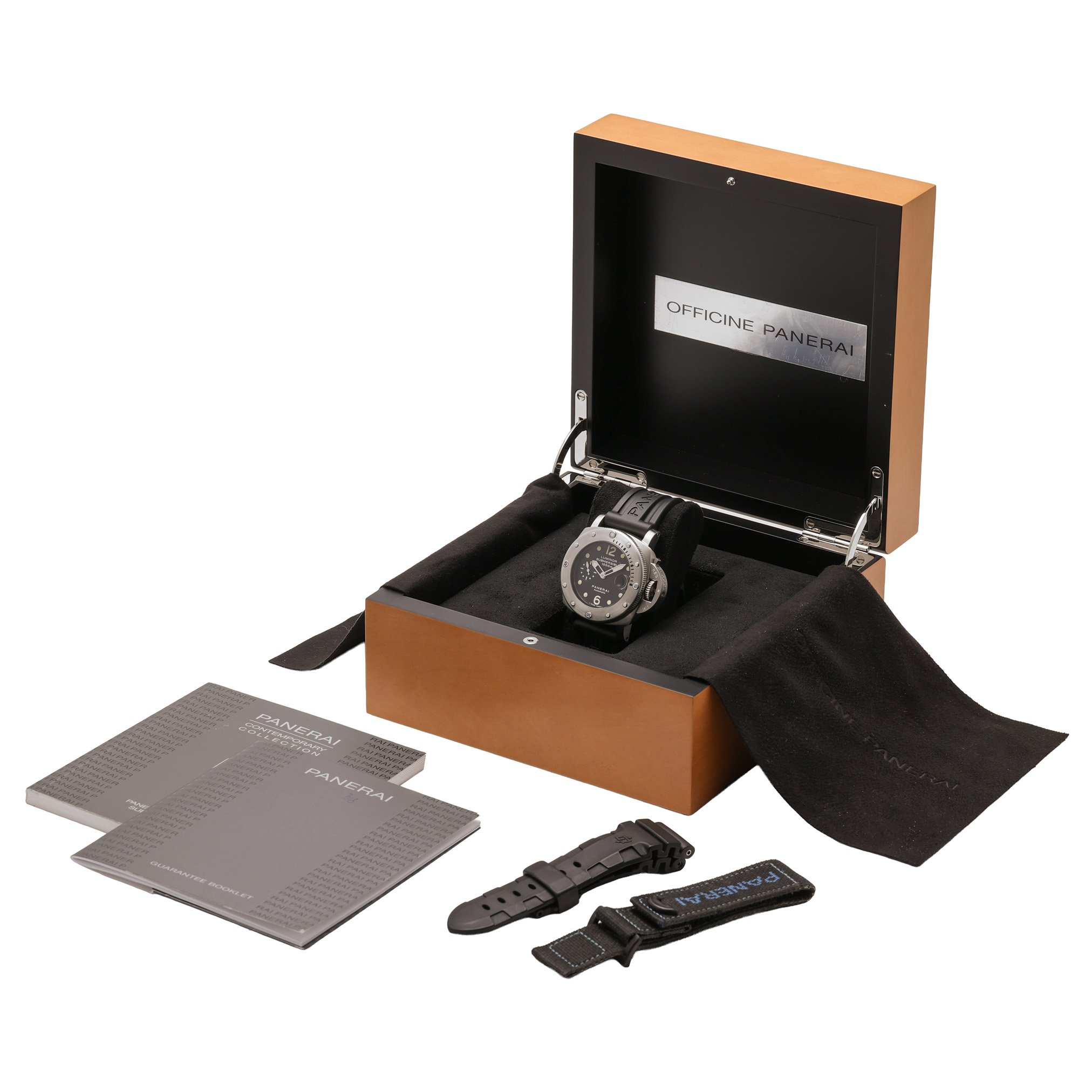 Panerai Luminor Submersible PAM00243 Thumbnail 6