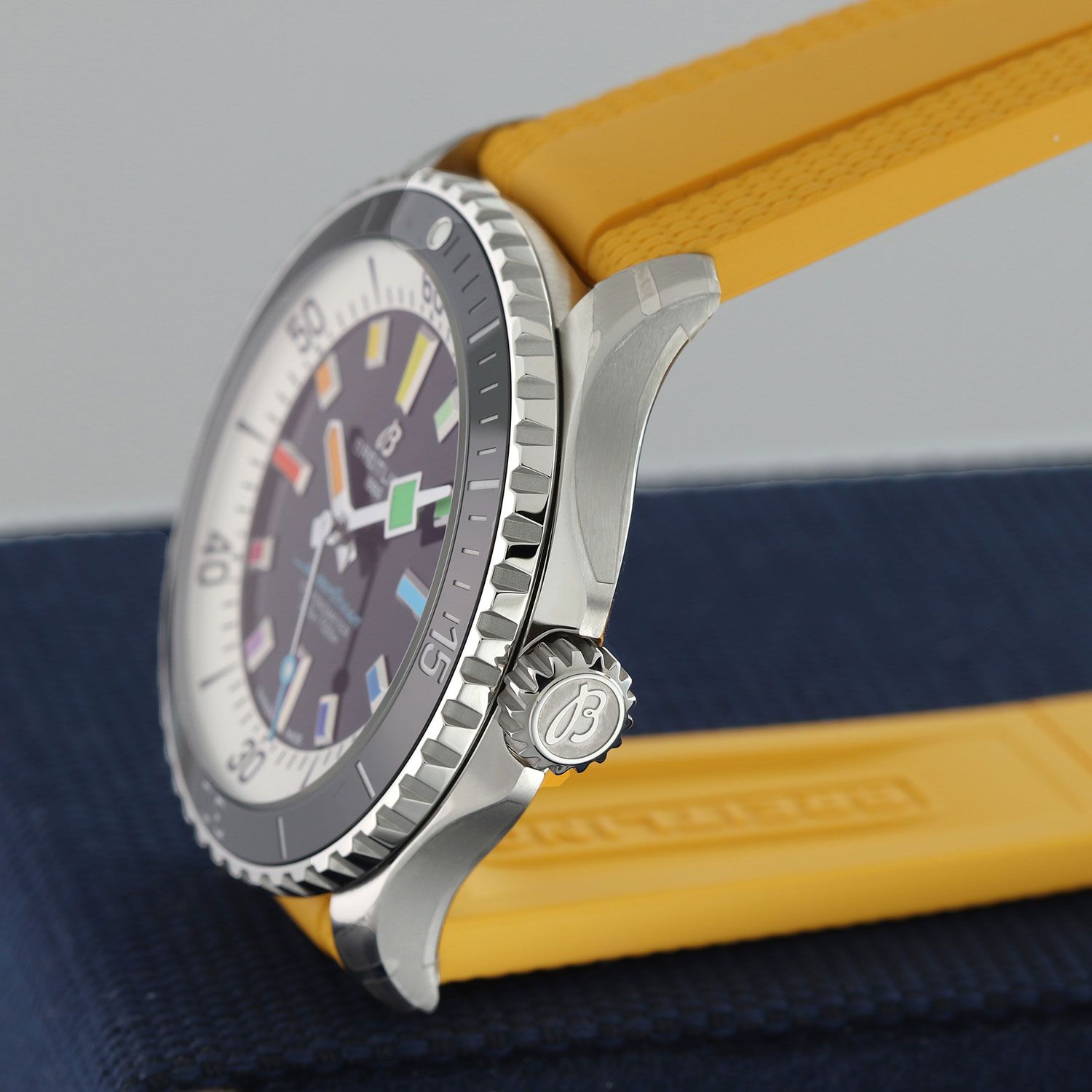 Breitling SuperOcean Automatic 42 A17375 Thumbnail 3