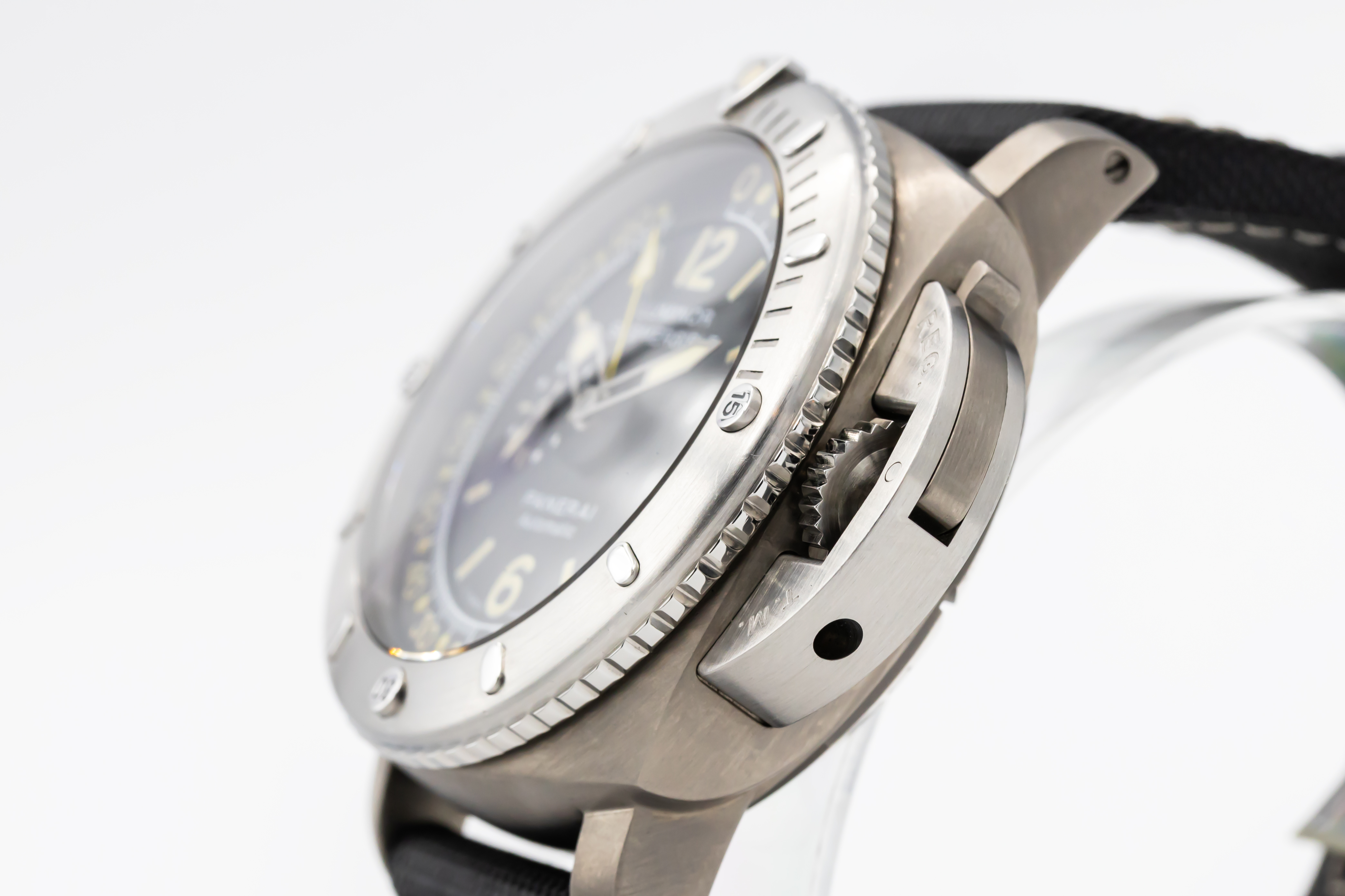 Panerai Luminor Submersible PAM00193 Thumbnail 2