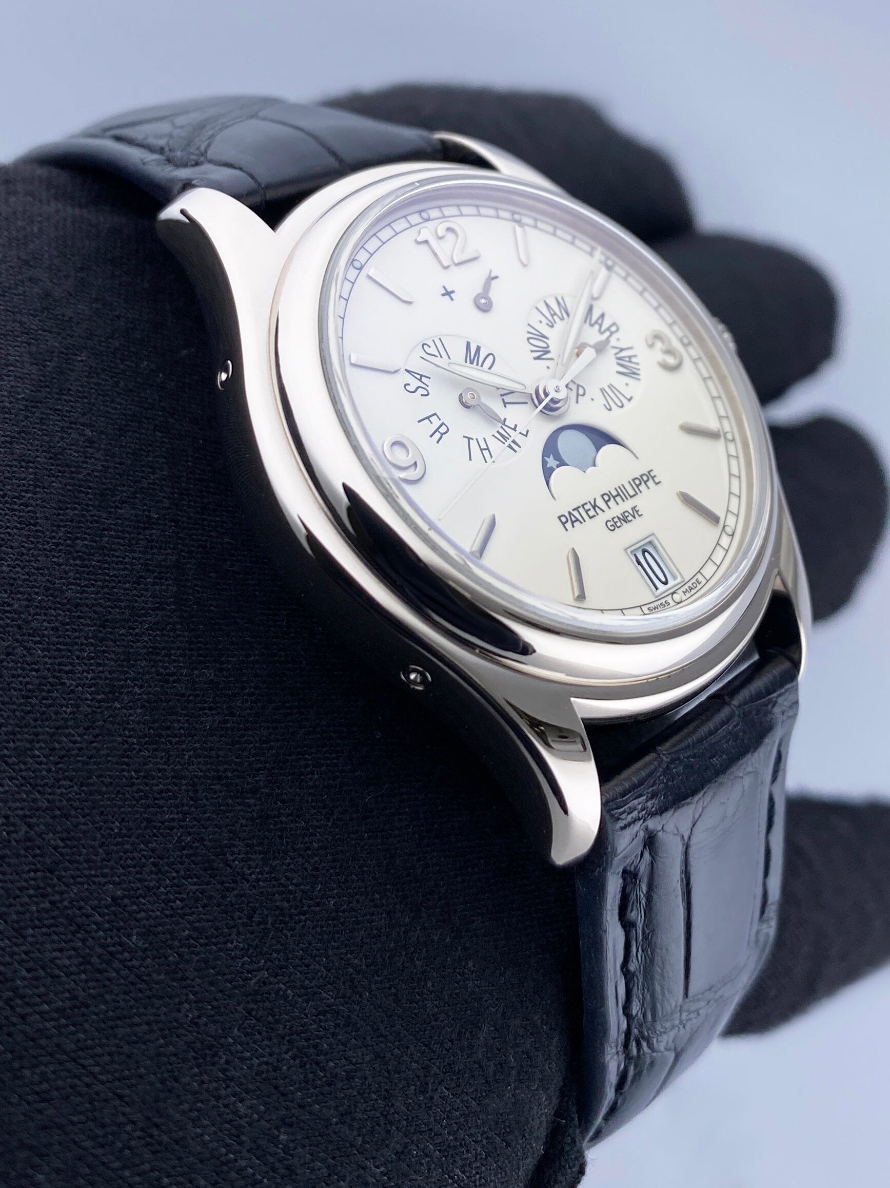 Patek Philippe Complications 5146G-001 Thumbnail 3
