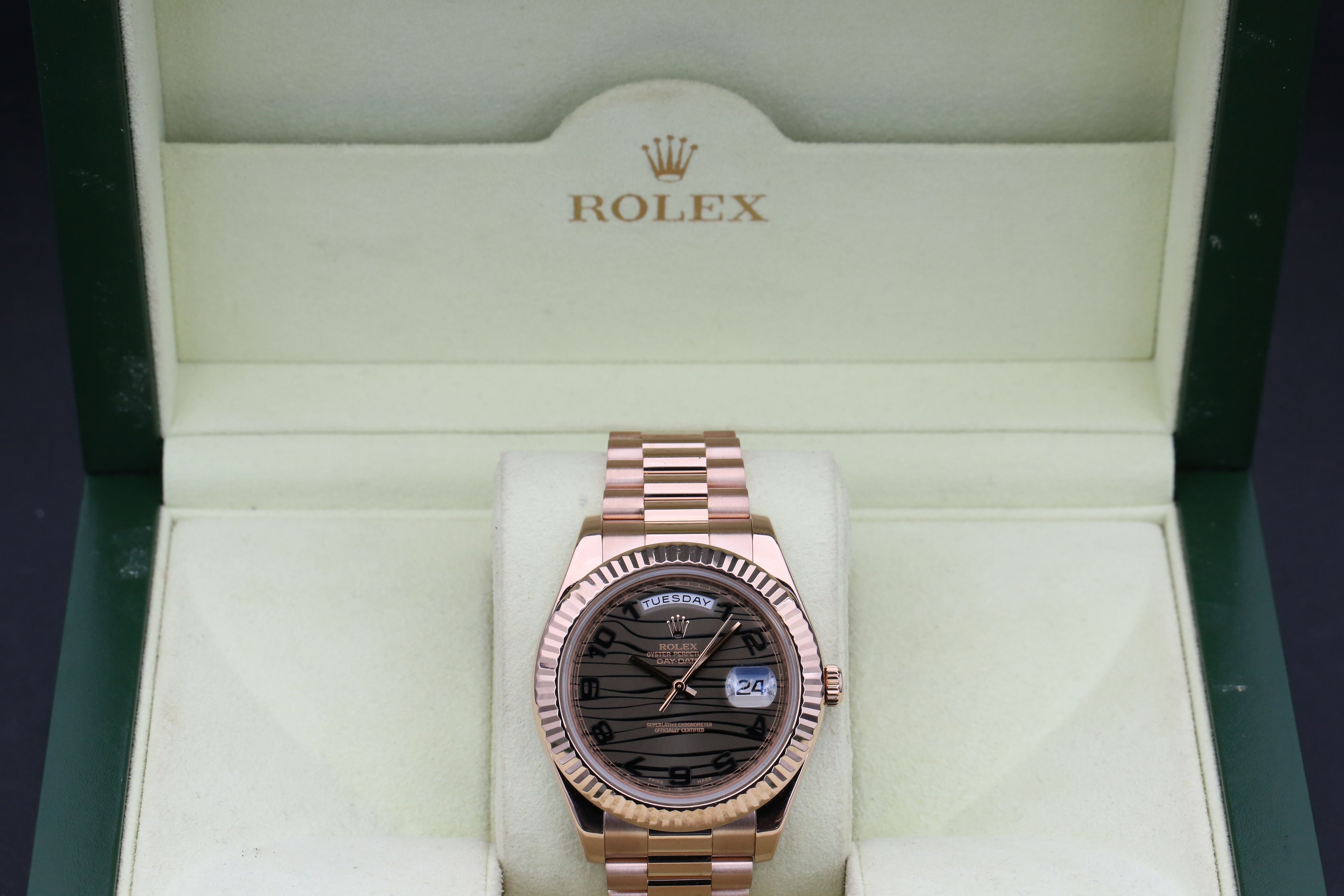 Rolex Day-Date II 218235 Thumbnail 4