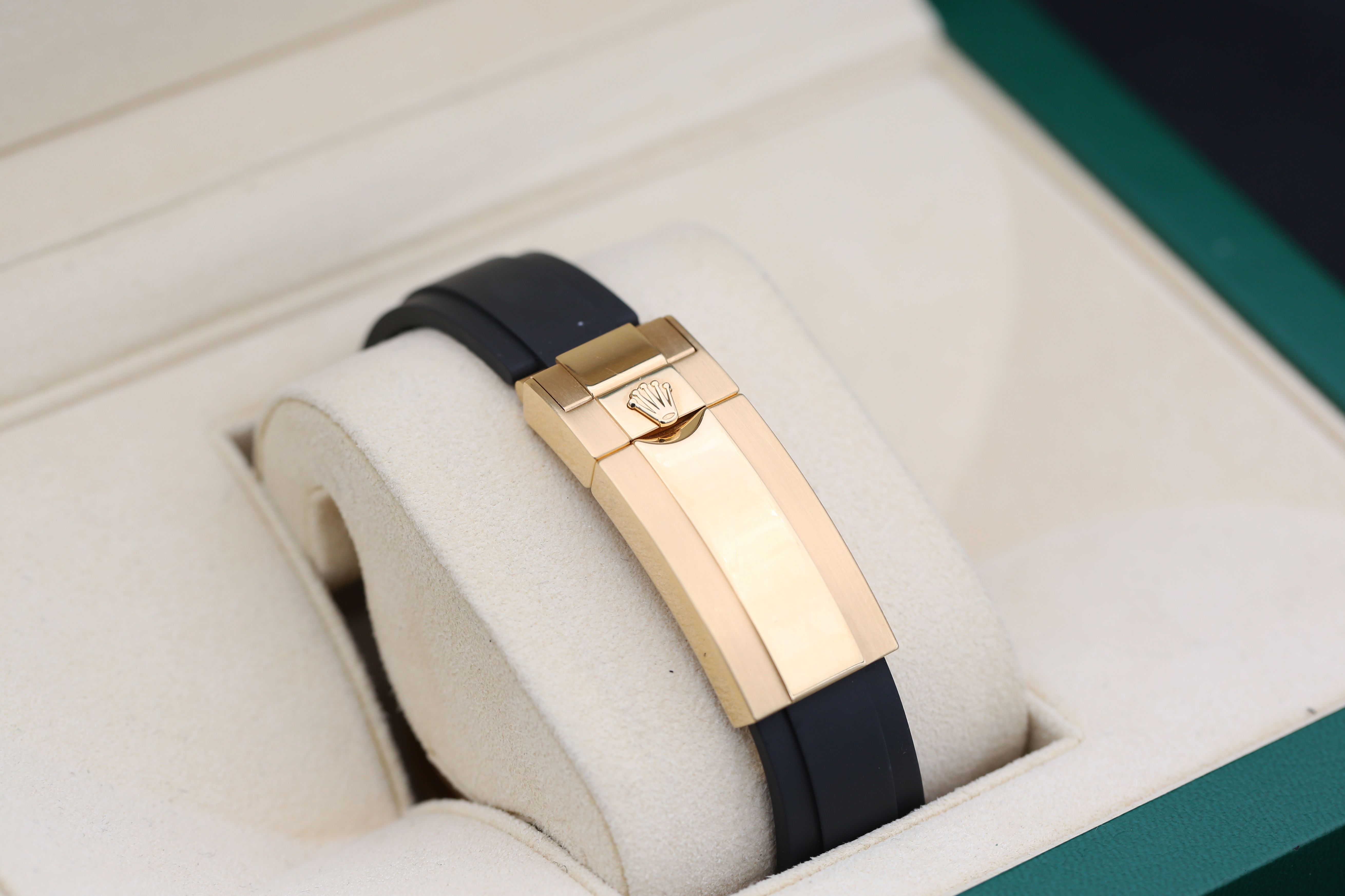 Rolex Daytona 126518 LN Thumbnail 3