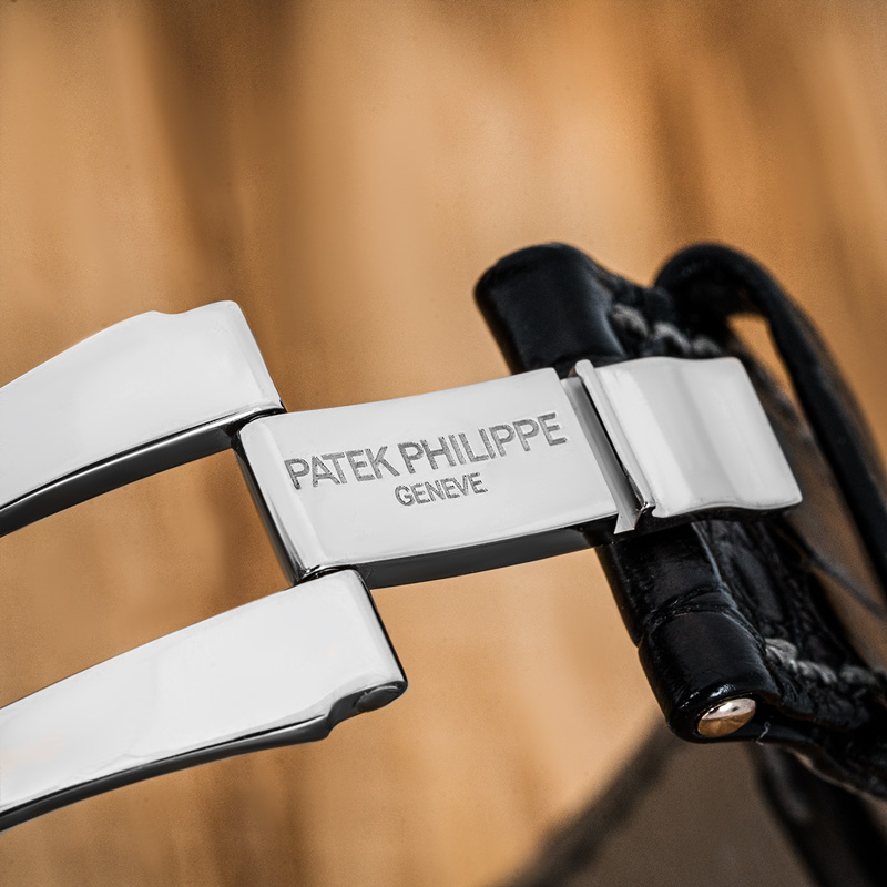 Patek Philippe Nautilus 5712G-001 Thumbnail 4