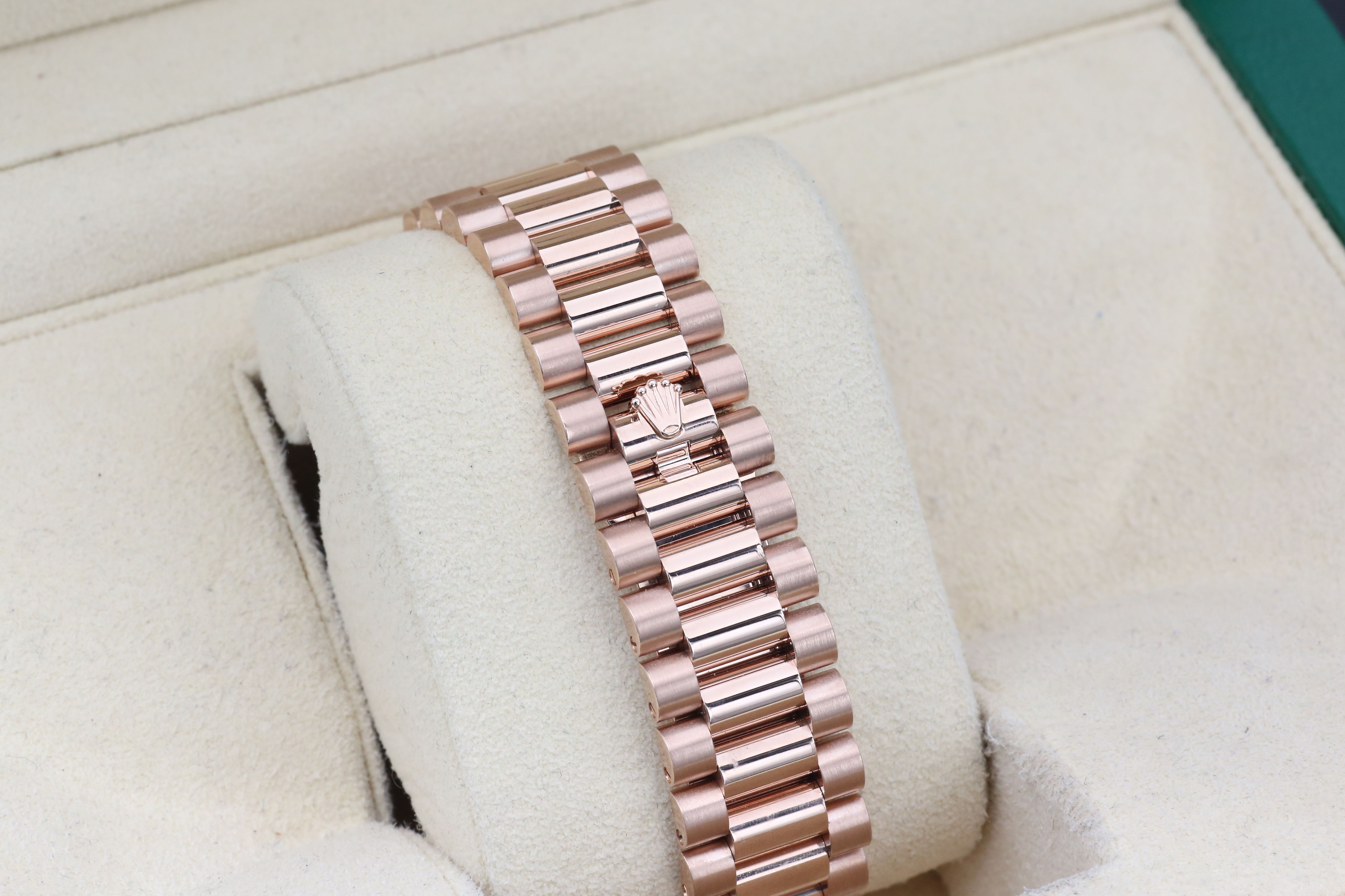 Rolex Day-Date 40 228235 Thumbnail 3