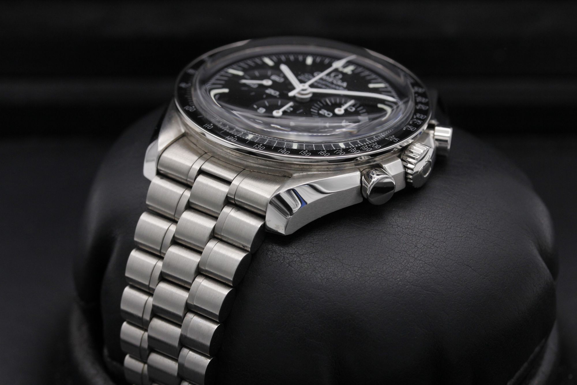 Omega Speedmaster Moonwatch Professional 310.30.42.50.01.001 Thumbnail 2