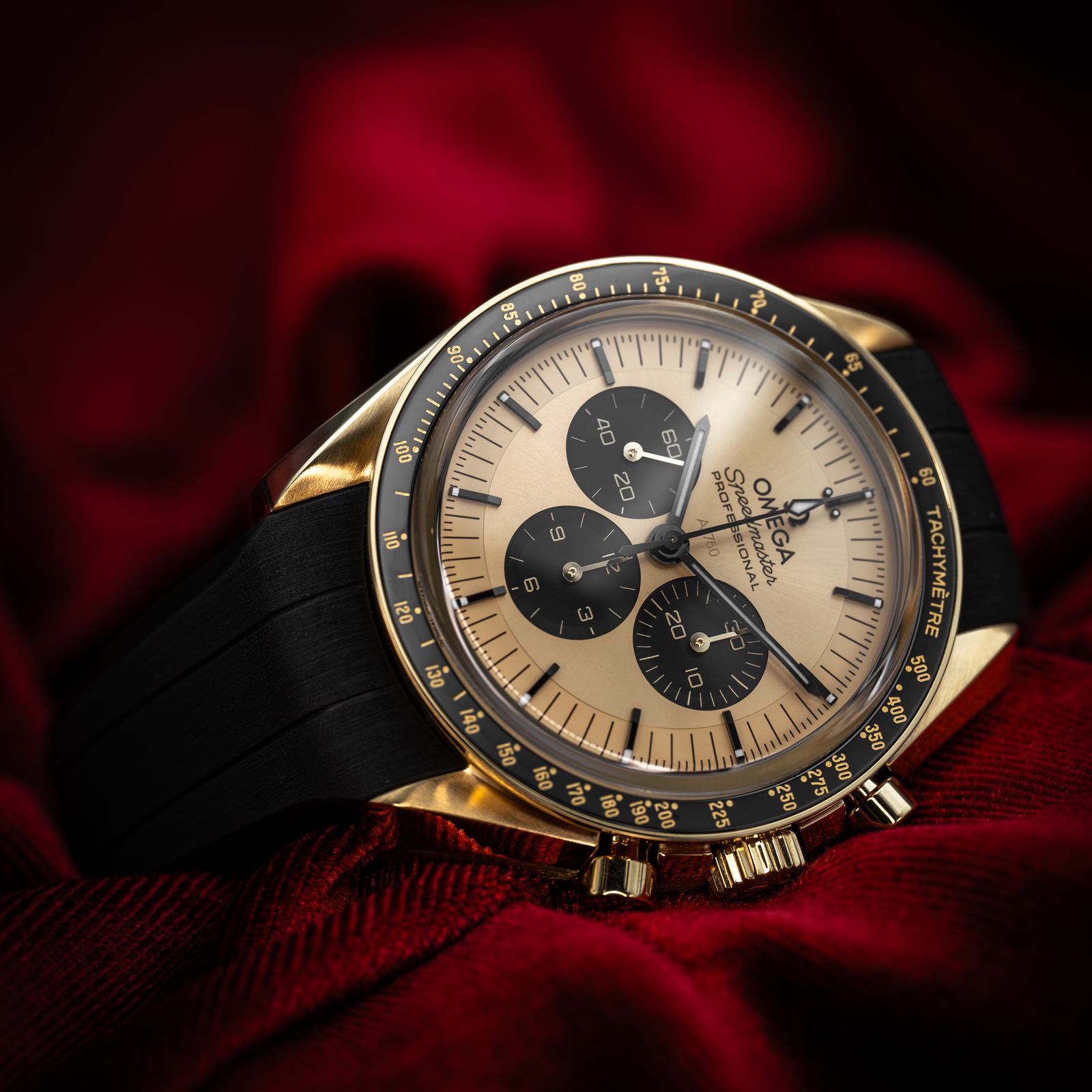 Omega Speedmaster Moonwatch 310.62.42.50.99.001 Thumbnail 2
