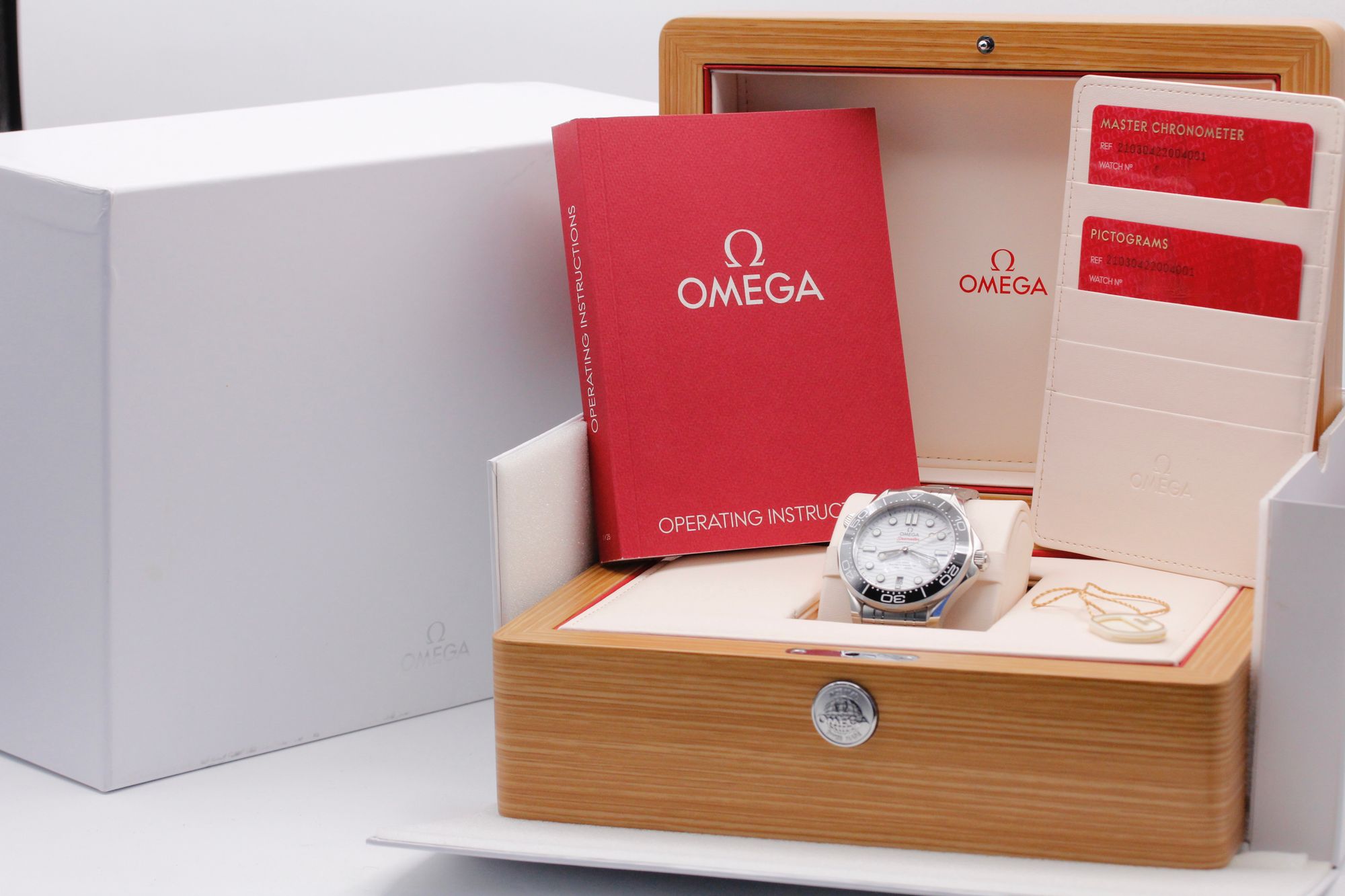 Omega Seamaster Diver 300m 210.30.42.20.04.001 Thumbnail 5