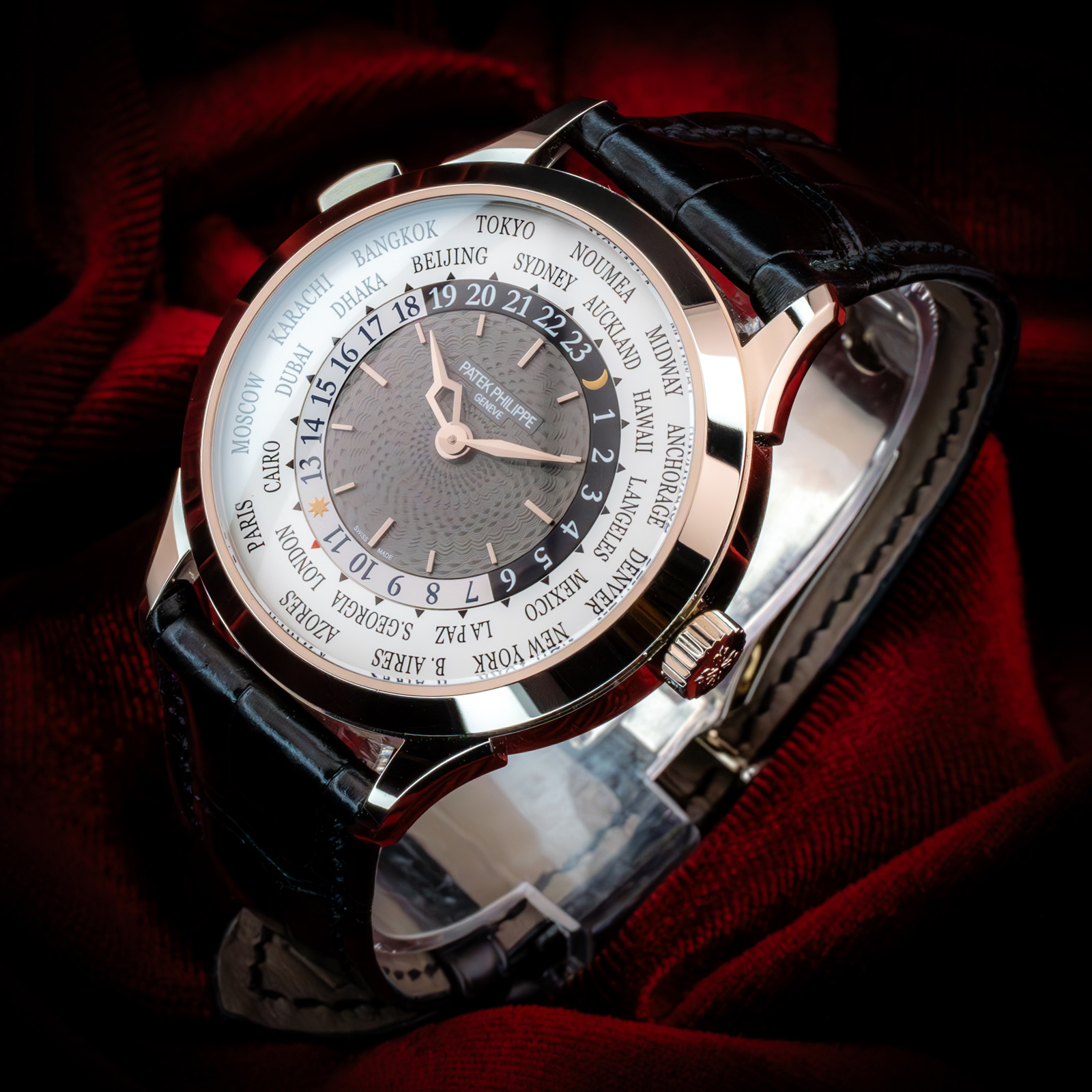 Patek Philippe World Time 5230G-014 Thumbnail 3