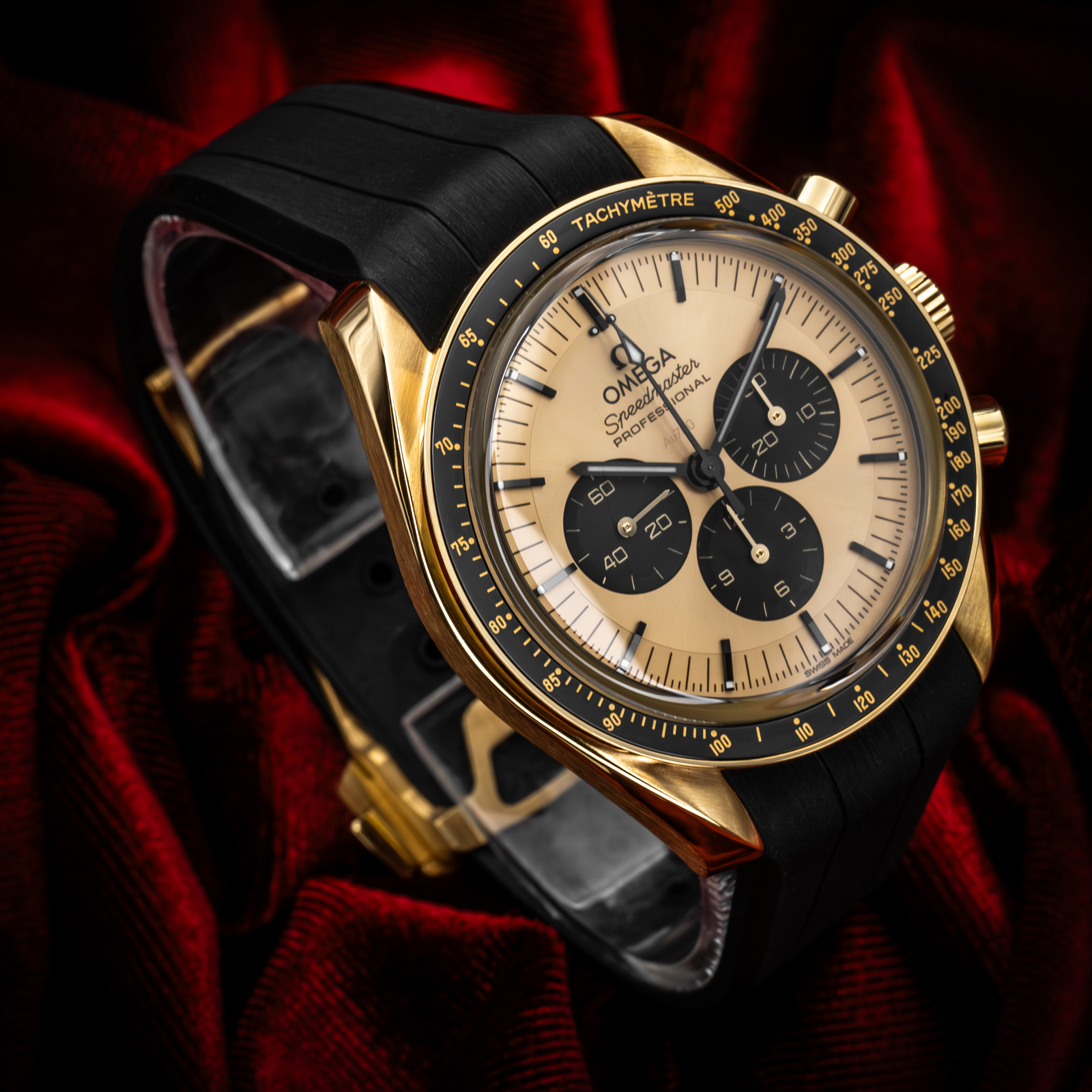Omega Speedmaster Moonwatch 310.62.42.50.99.001 Thumbnail 3