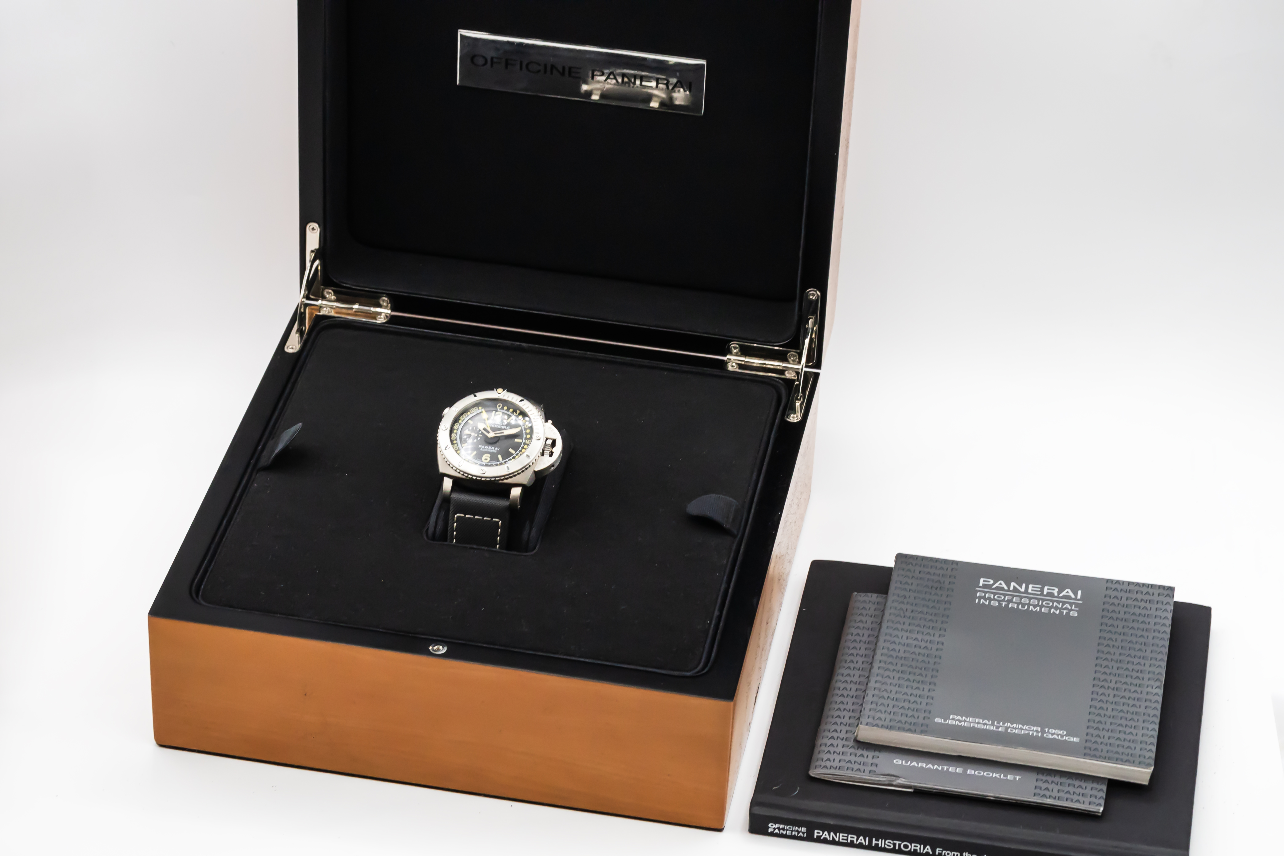 Panerai Luminor Submersible PAM00193 Thumbnail 7