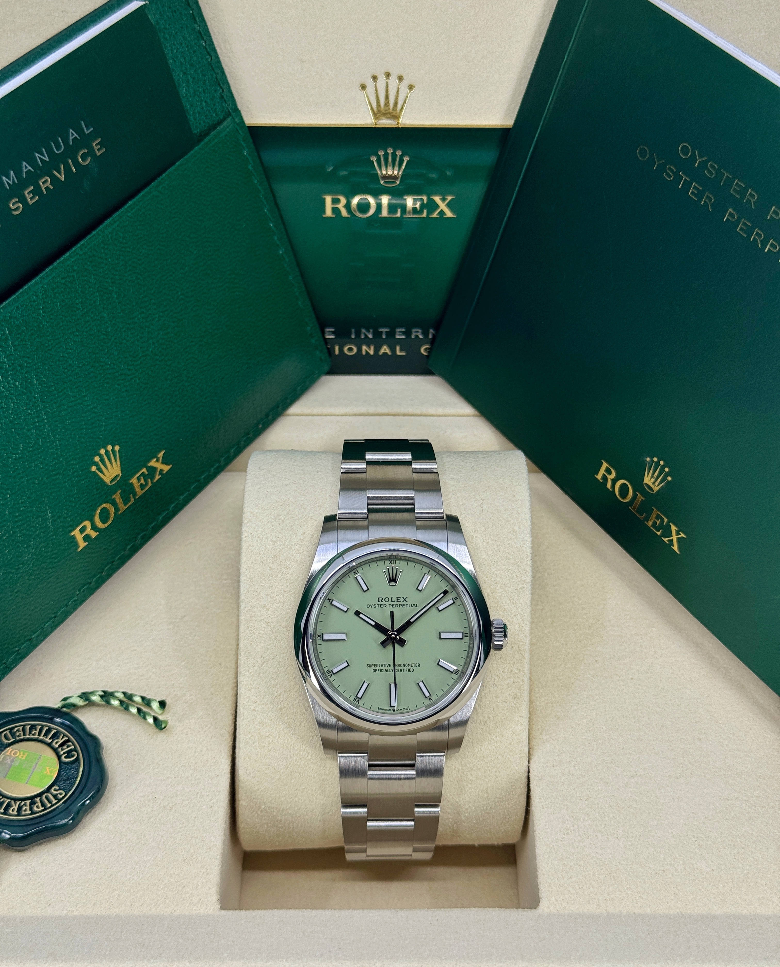 Rolex Oyster Perpetual 124200 Thumbnail 7