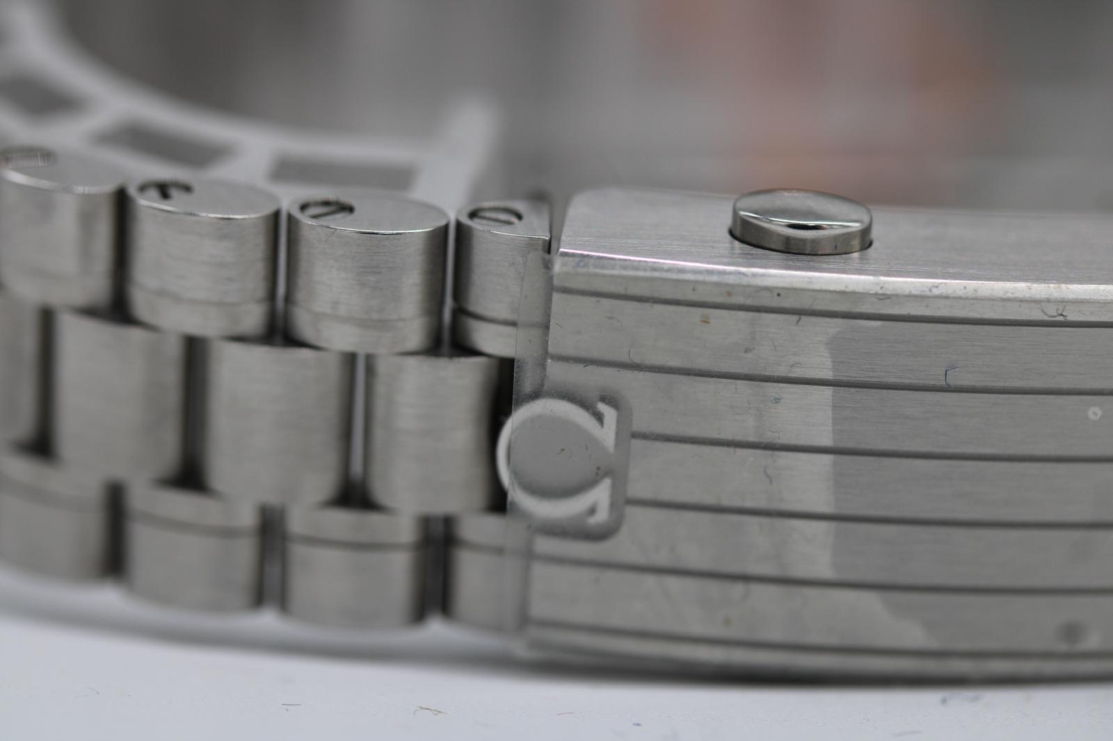 Omega Speedmaster Moonwatch Professional 310.30.42.50.01.001 Thumbnail 3