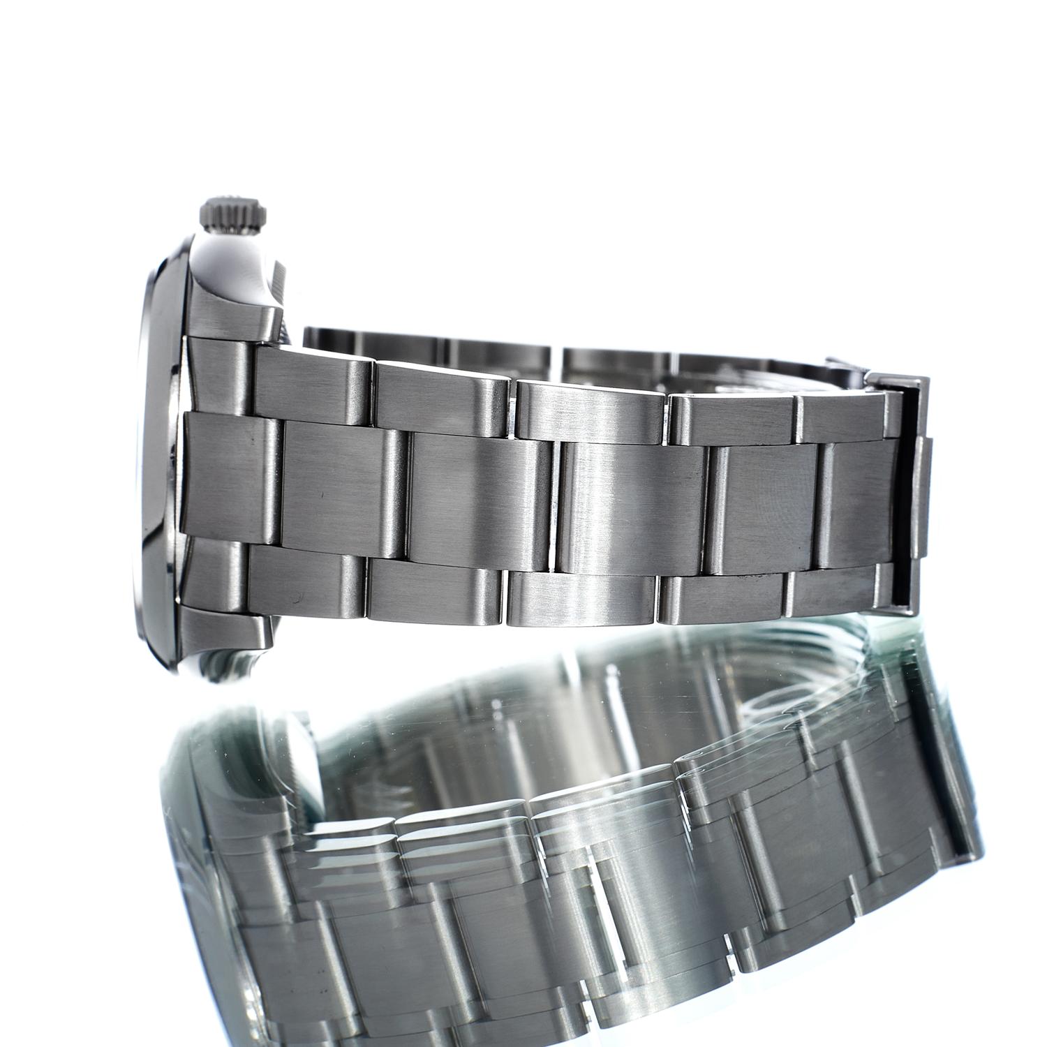 Rolex Oyster Perpetual 114200 Thumbnail 2