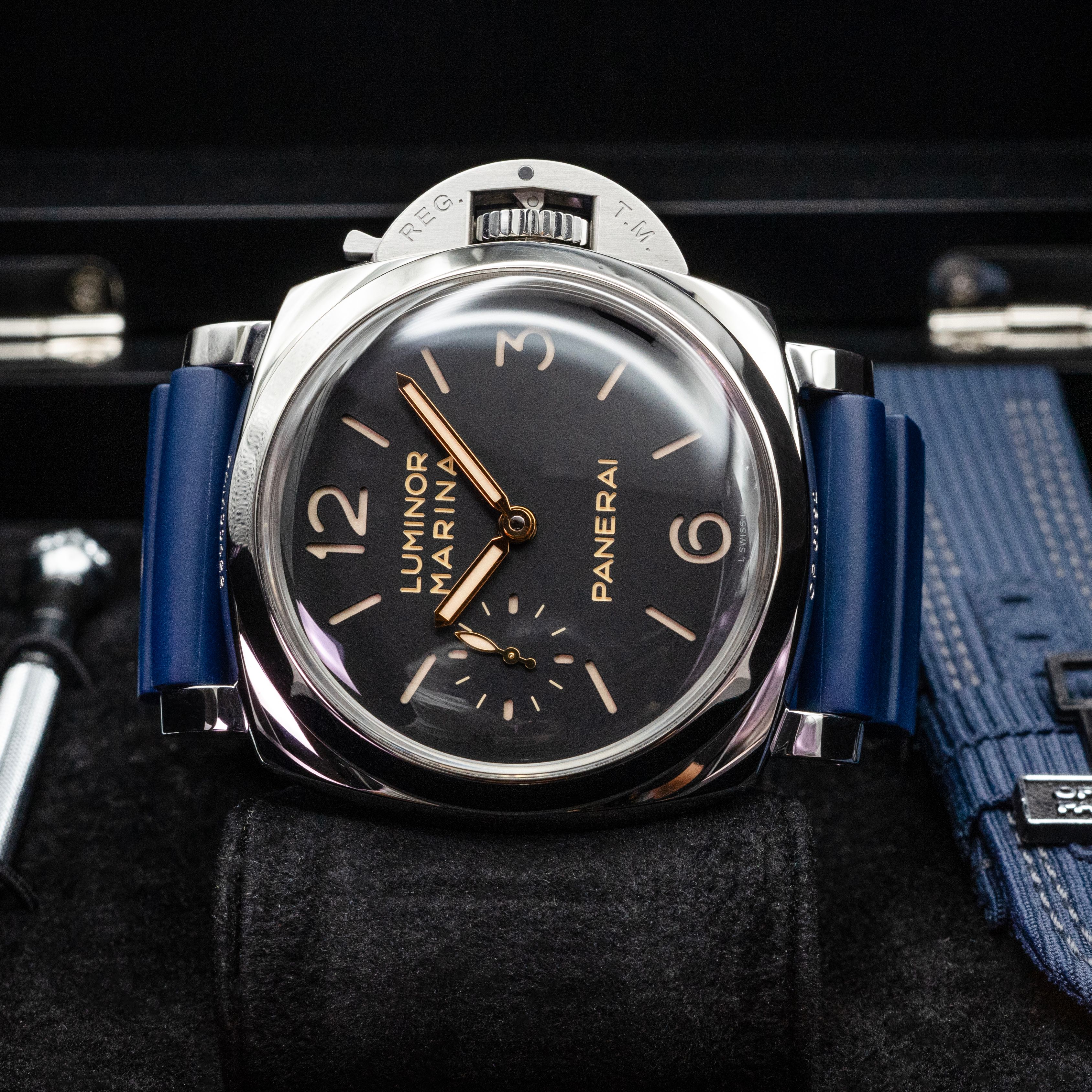 Panerai Luminor Marina PAM00422 Thumbnail 2