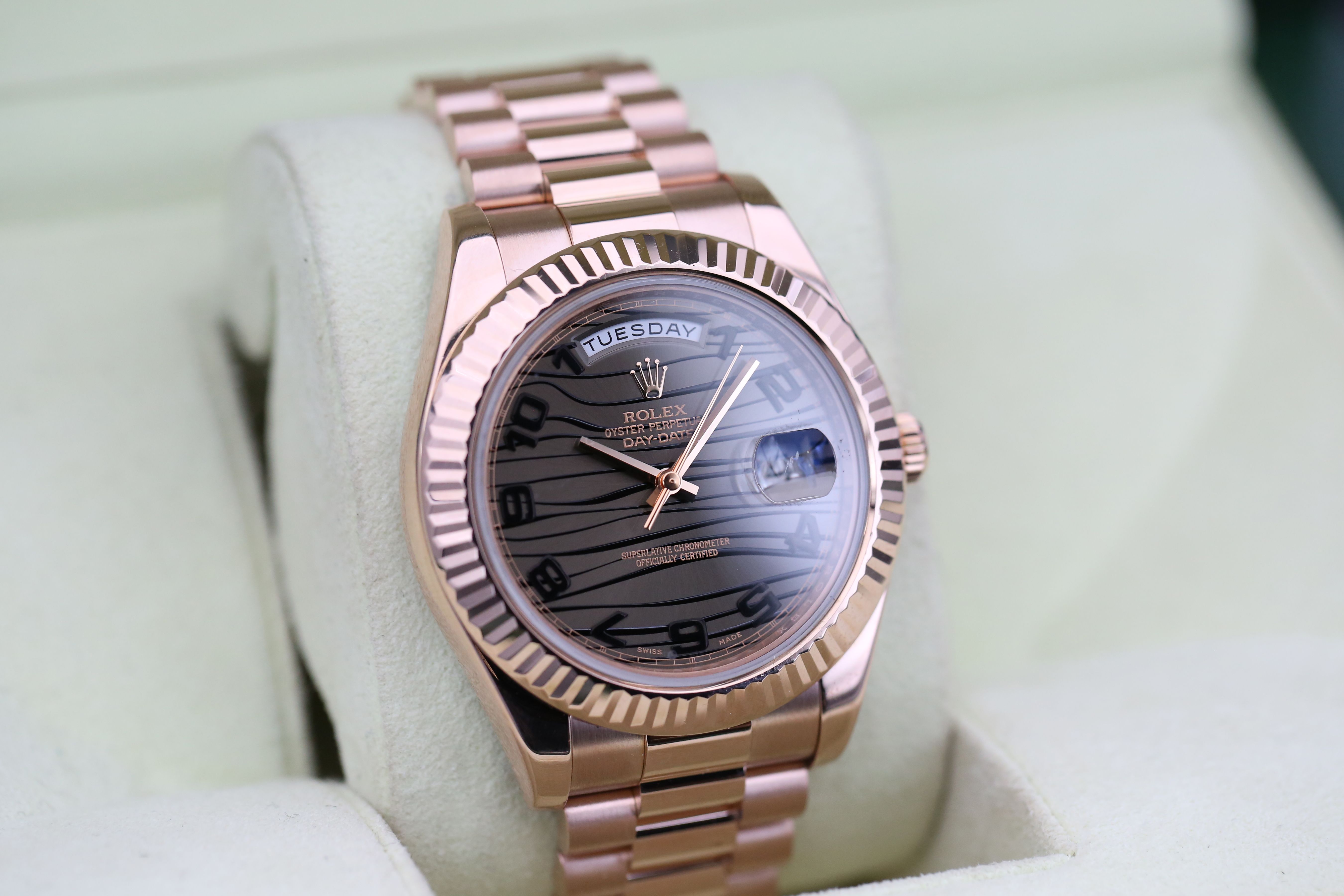 Rolex Day-Date II 218235 Thumbnail 2