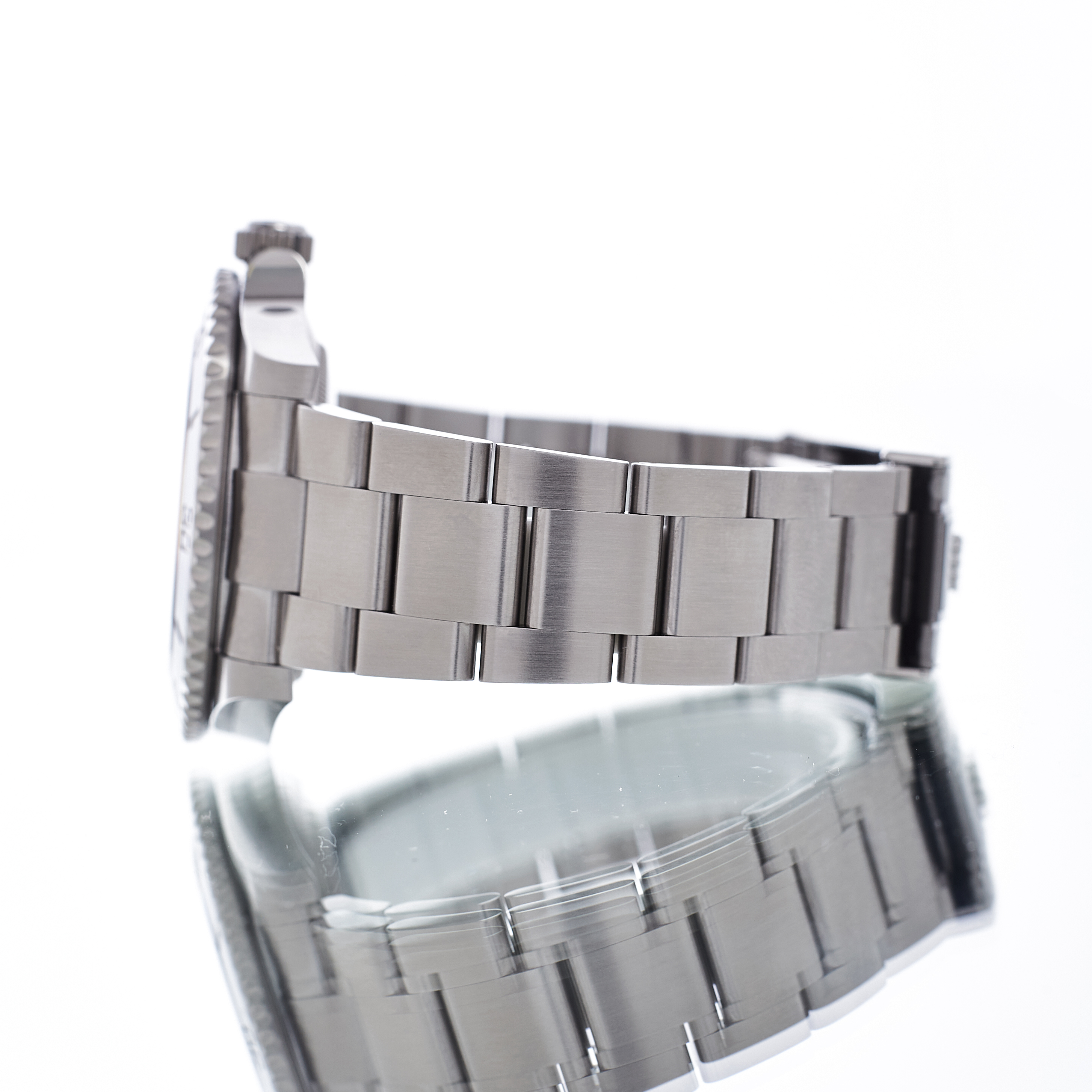 Rolex Submariner 124060 Thumbnail 2