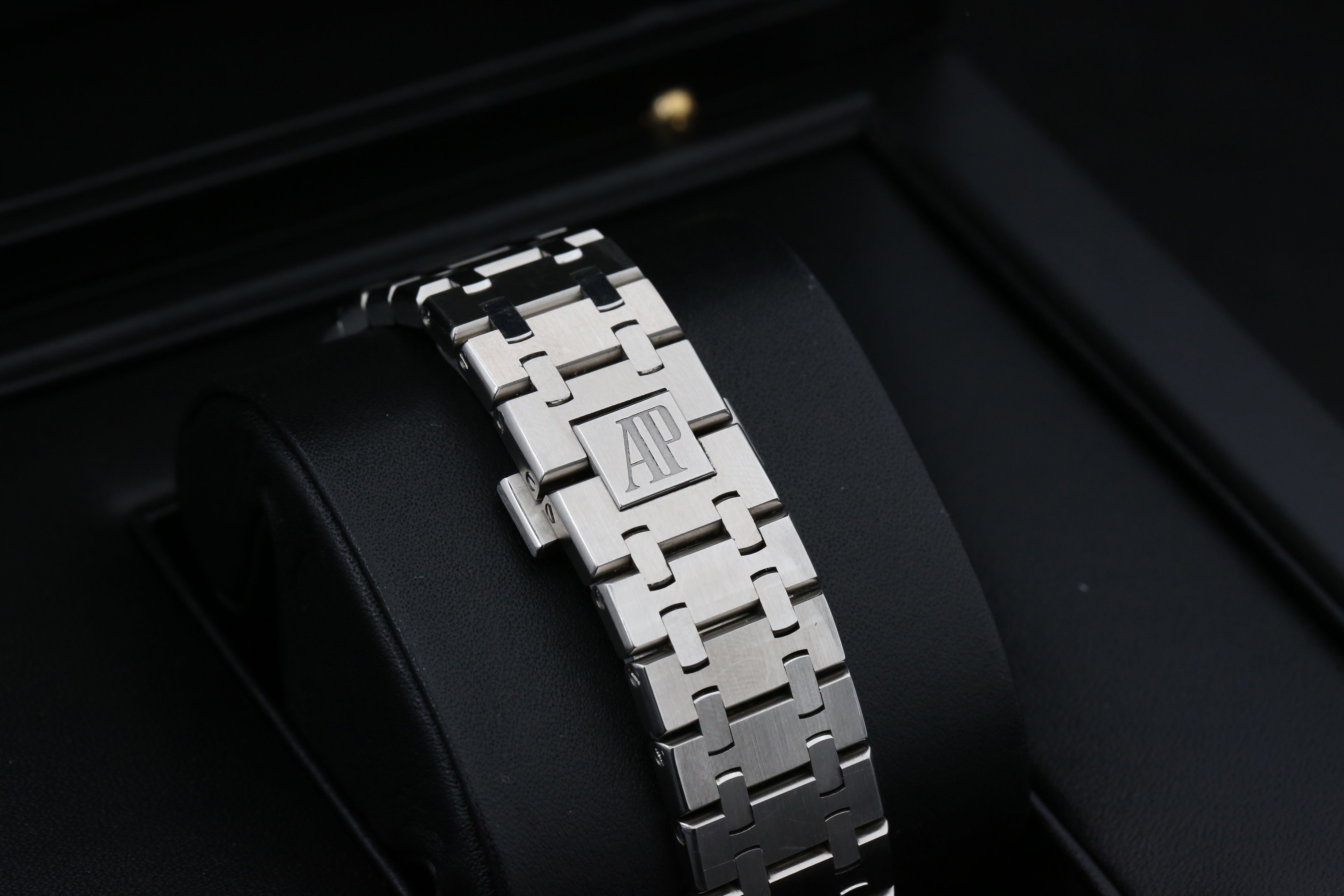 Audemars Piguet Royal Oak 15400ST.OO.1220ST.02 Thumbnail 3