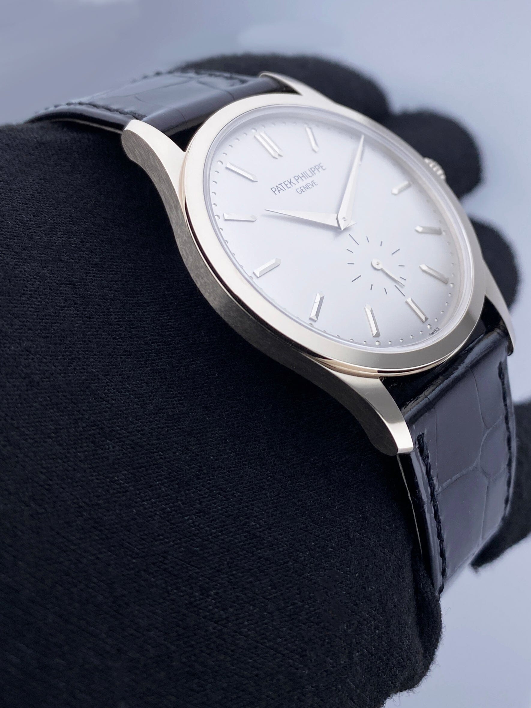 Patek Philippe Calatrava 5196G-001 Thumbnail 3