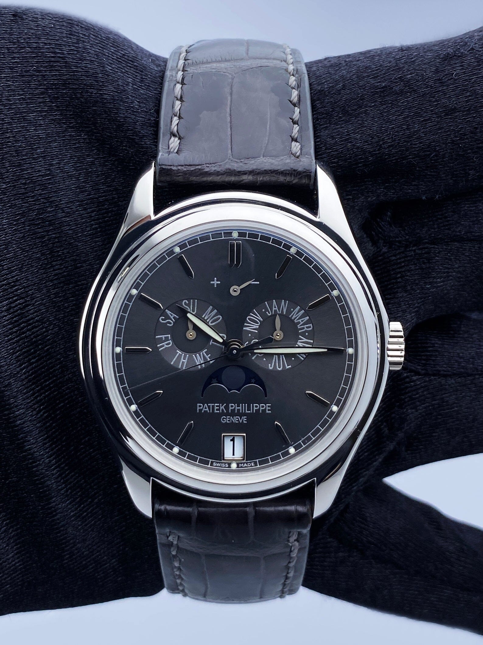 Patek Philippe Complications 5146P-001 Thumbnail 2