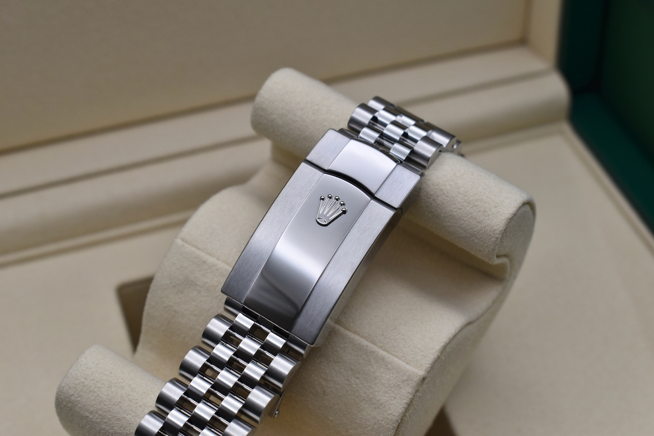 Rolex Datejust 41 126300 Thumbnail 4