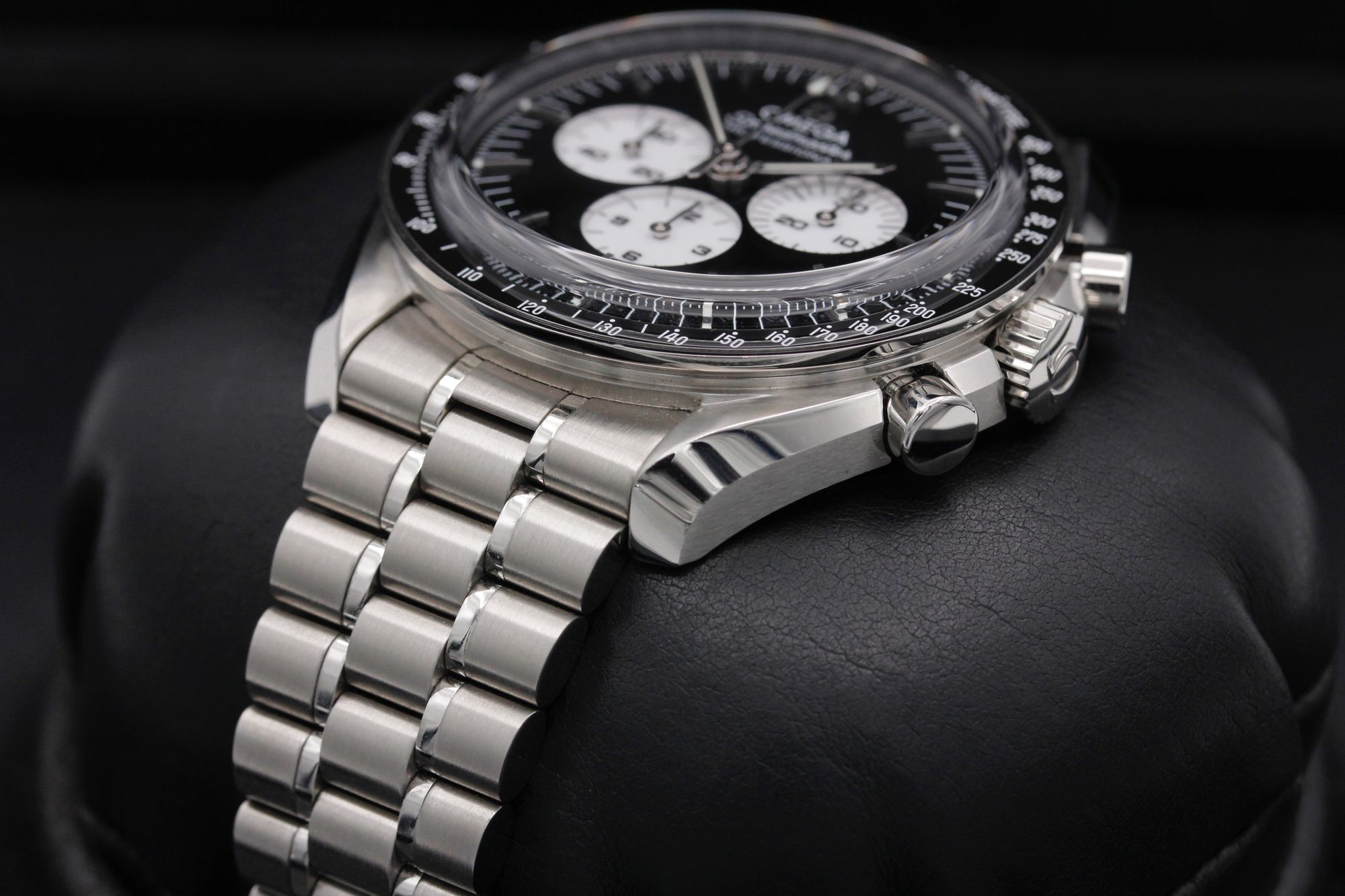 Omega Speedmaster Moonwatch Professional 310.30.42.50.01.004 Thumbnail 2