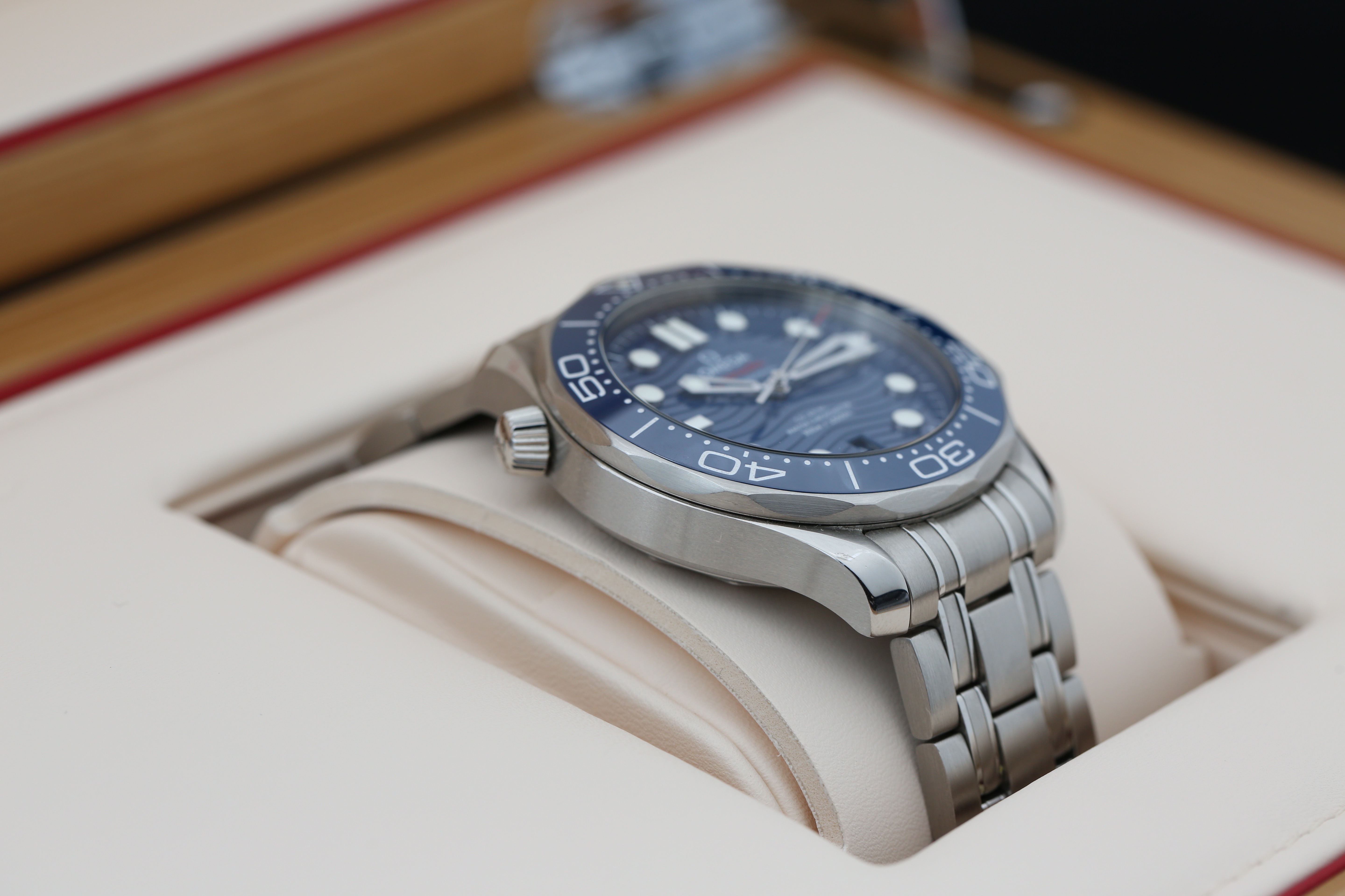 Omega Seamaster Diver 300m 210.30.42.20.03.001 Thumbnail 4