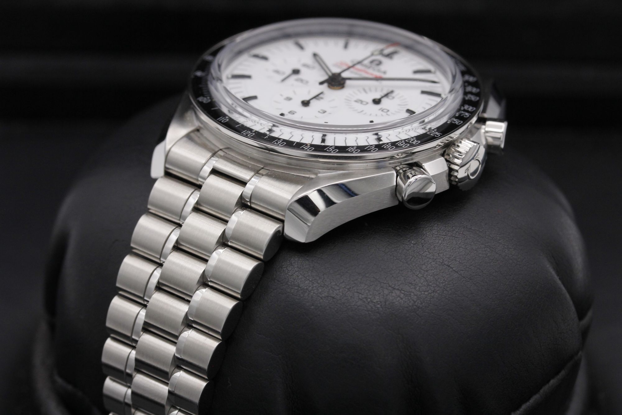 Omega Speedmaster Moonwatch Professional 310.30.42.50.04.001 Thumbnail 2