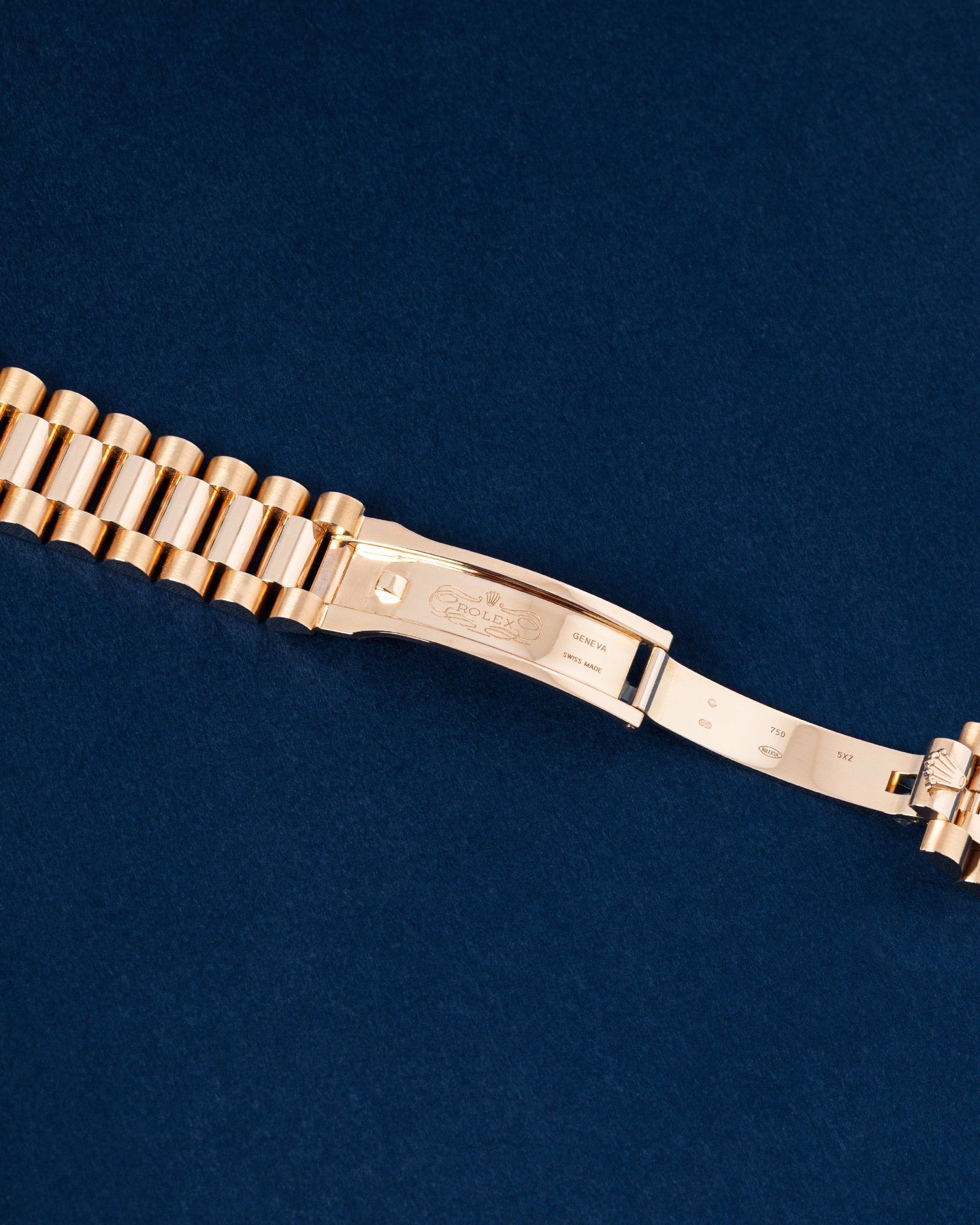 Rolex Day-Date II 218235 Thumbnail 4