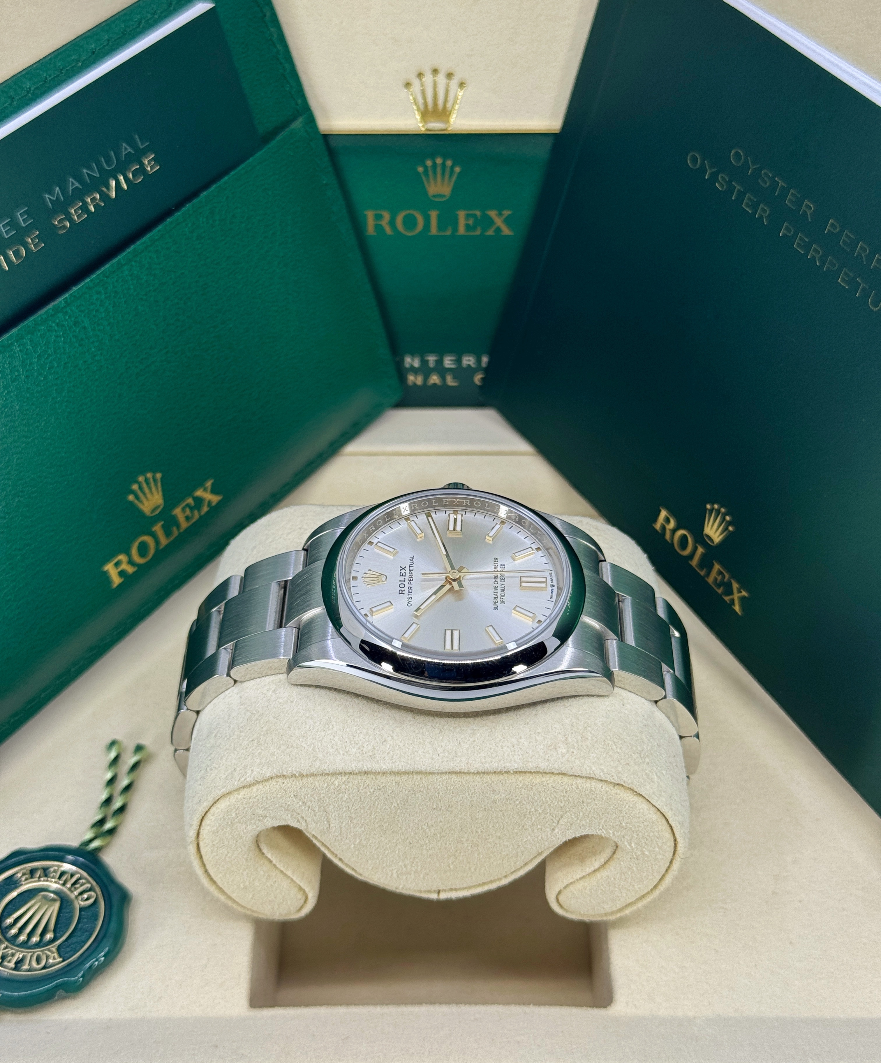 Rolex Oyster Perpetual 126000 Thumbnail 2