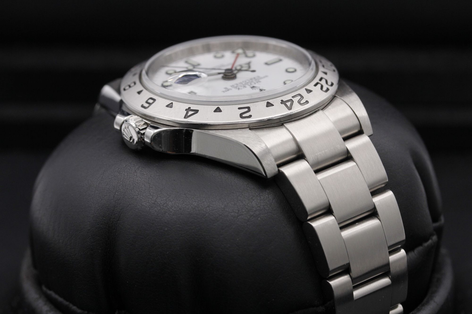 Rolex Explorer II 16570 Thumbnail 4