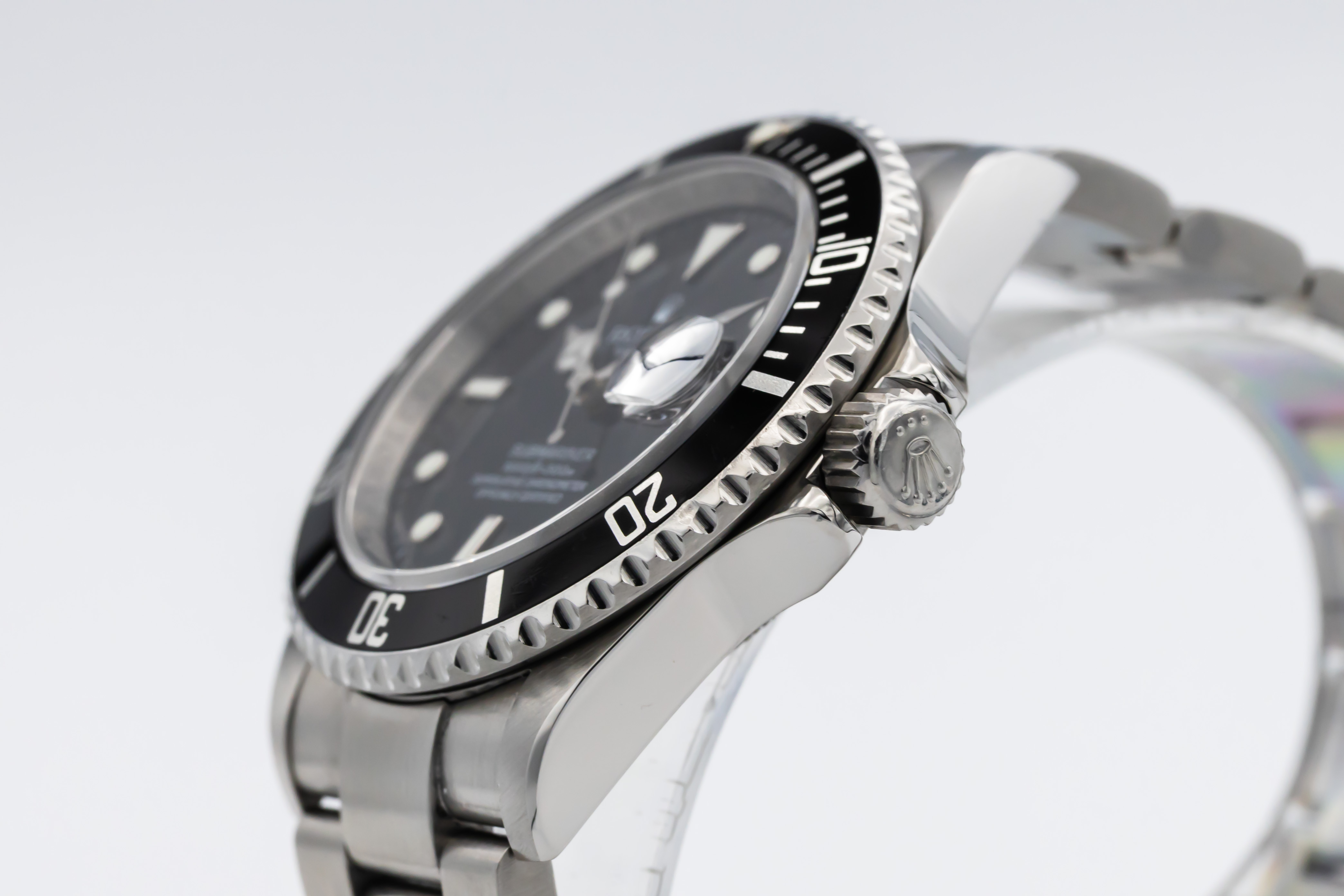 Rolex Submariner 16610 Thumbnail 2