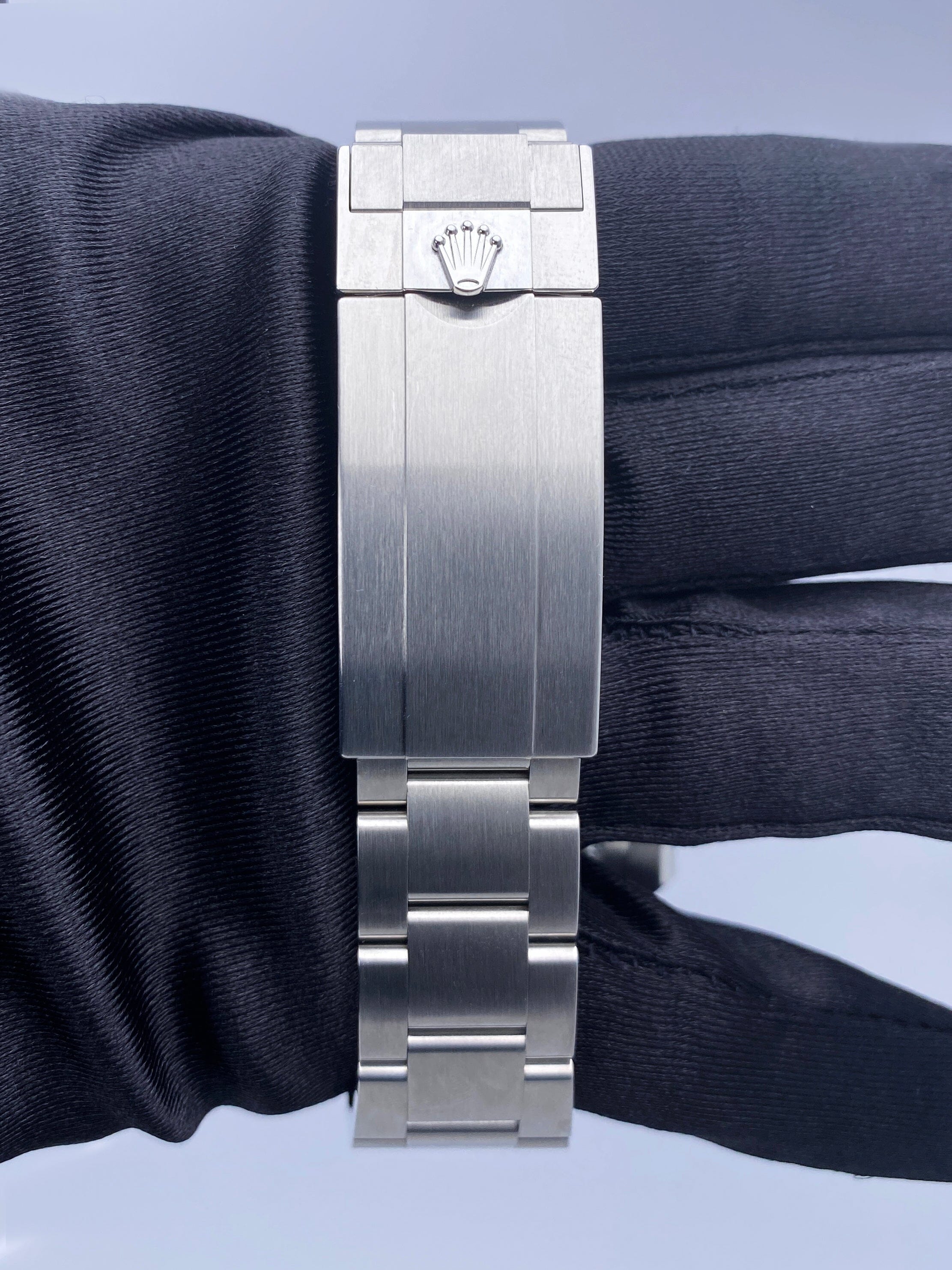 Rolex Submariner 126610 LN Thumbnail 6