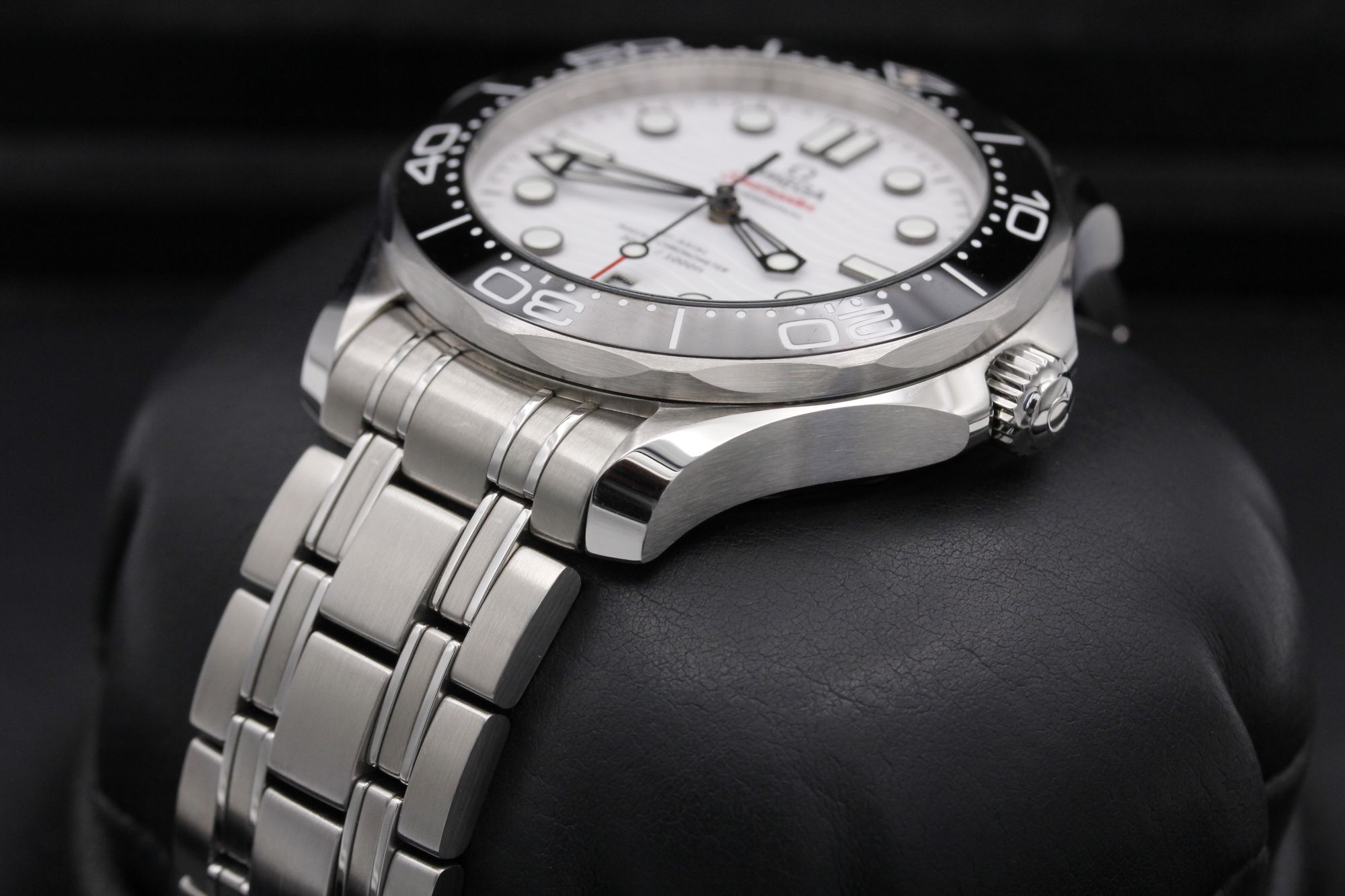 Omega Seamaster Diver 300m 210.32.42.20.04.001 Thumbnail 2