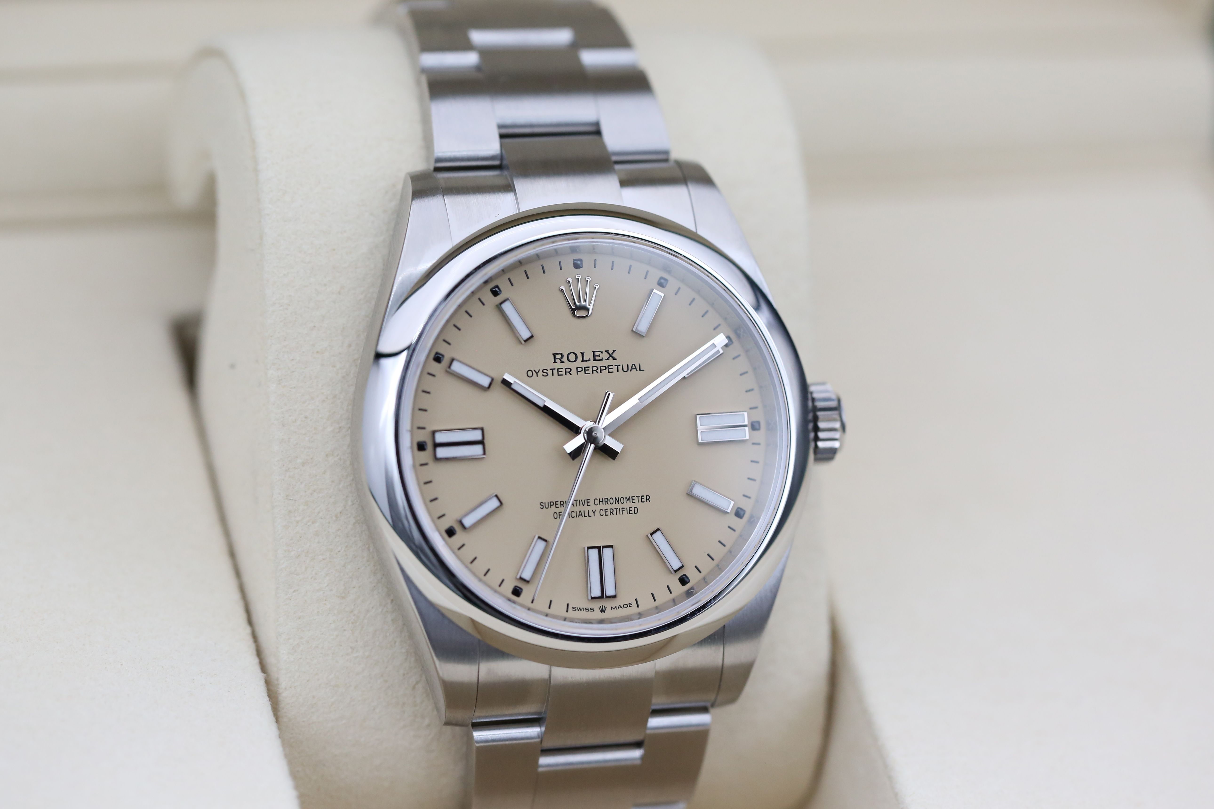 Rolex Oyster Perpetual 41 134300 Thumbnail 2