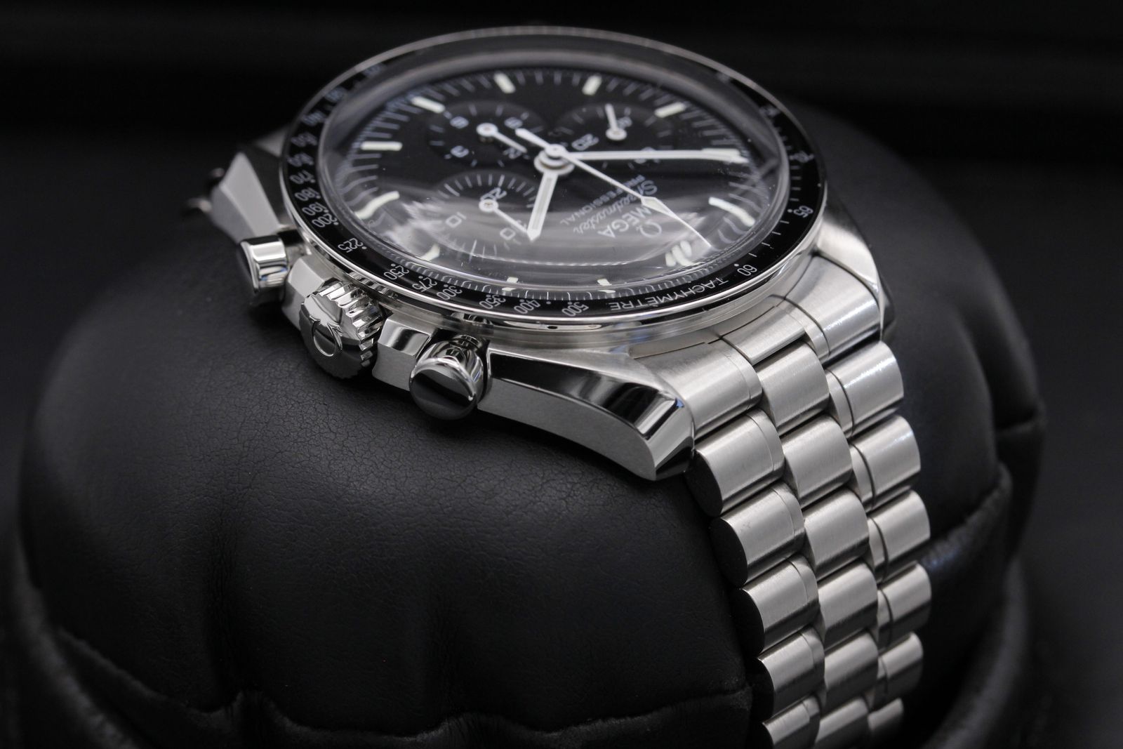 Omega Speedmaster Moonwatch Professional 310.30.42.50.01.001 Thumbnail 4
