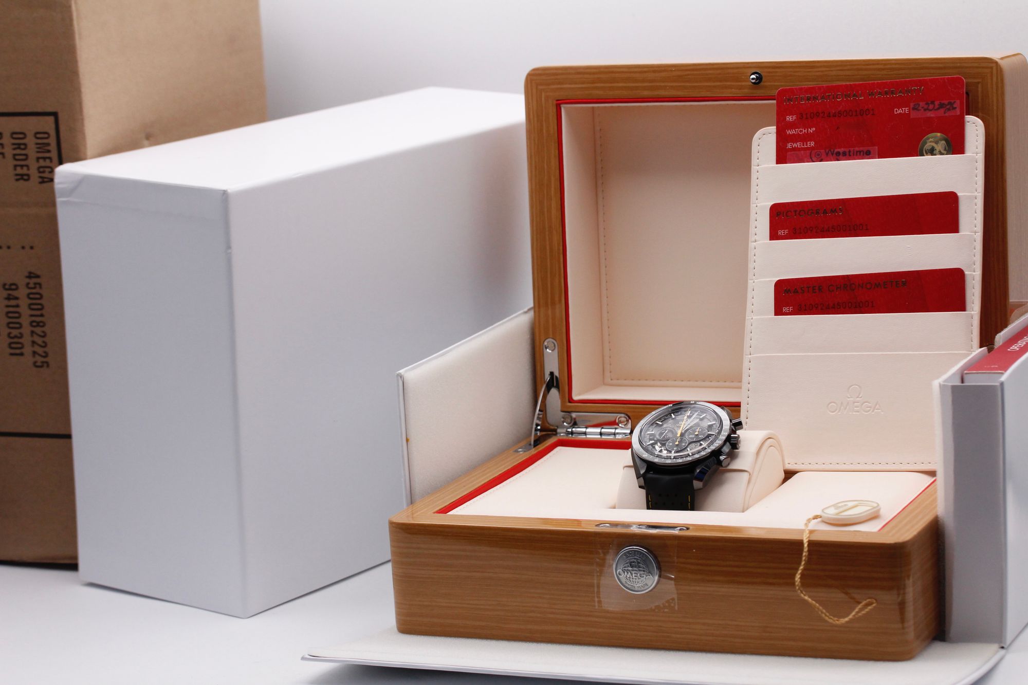 Omega Speedmaster Dark Side of the Moon 310.92.44.50.01.001 Thumbnail 5