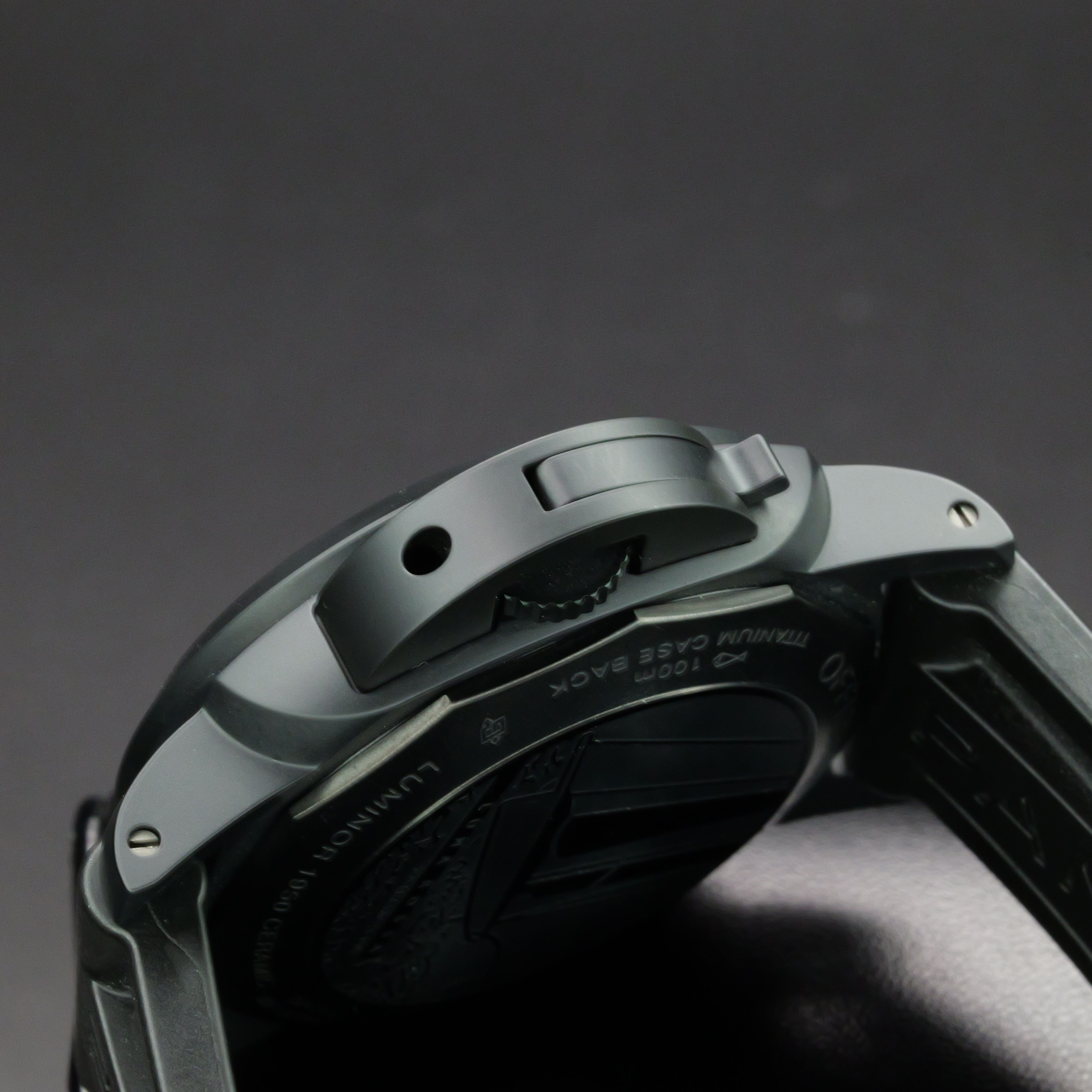 Panerai Luminor Luna Rossa PAM01037 Thumbnail 2