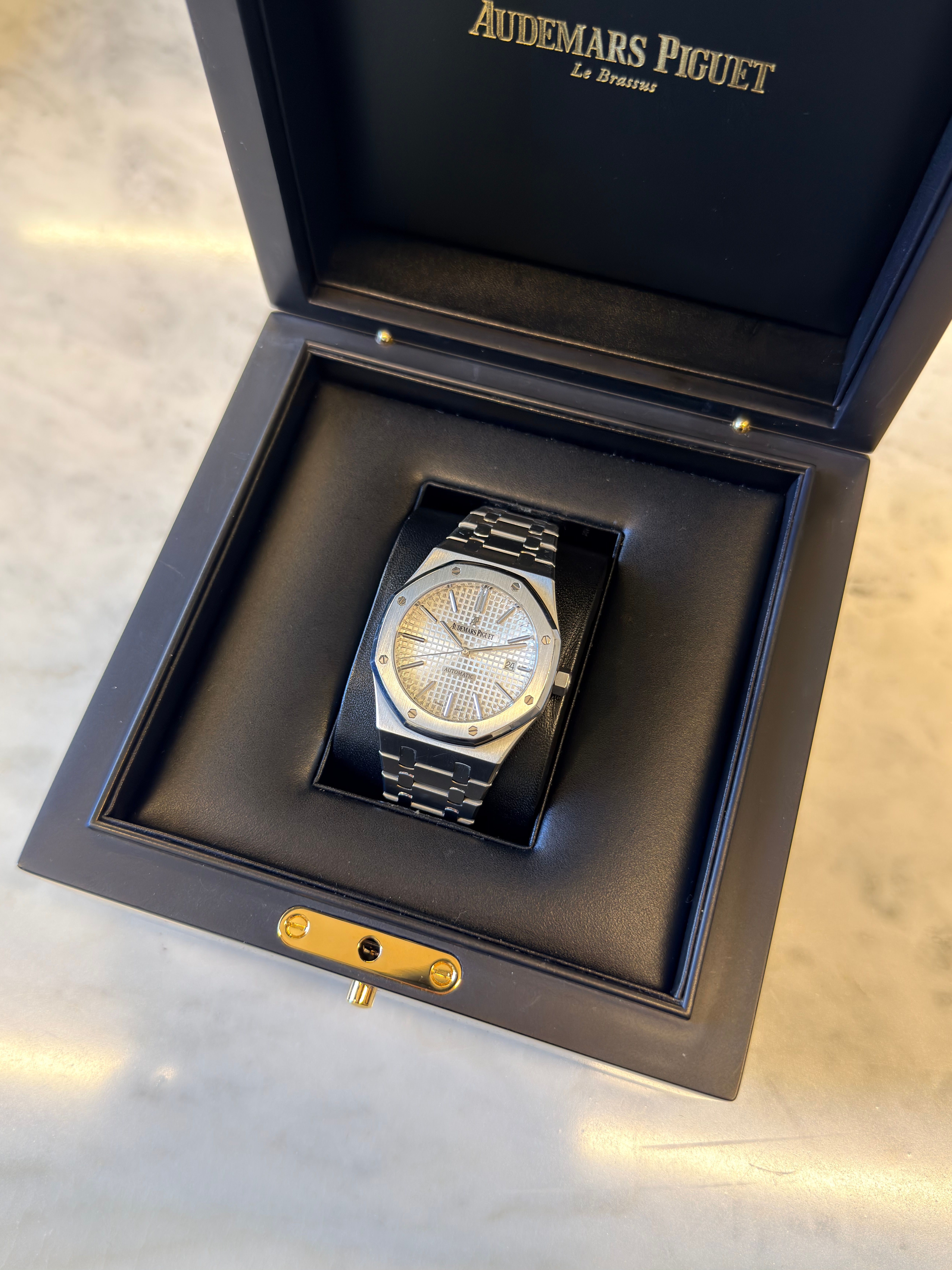 Audemars Piguet Royal Oak 15400ST.OO.1220ST.02 Thumbnail 4
