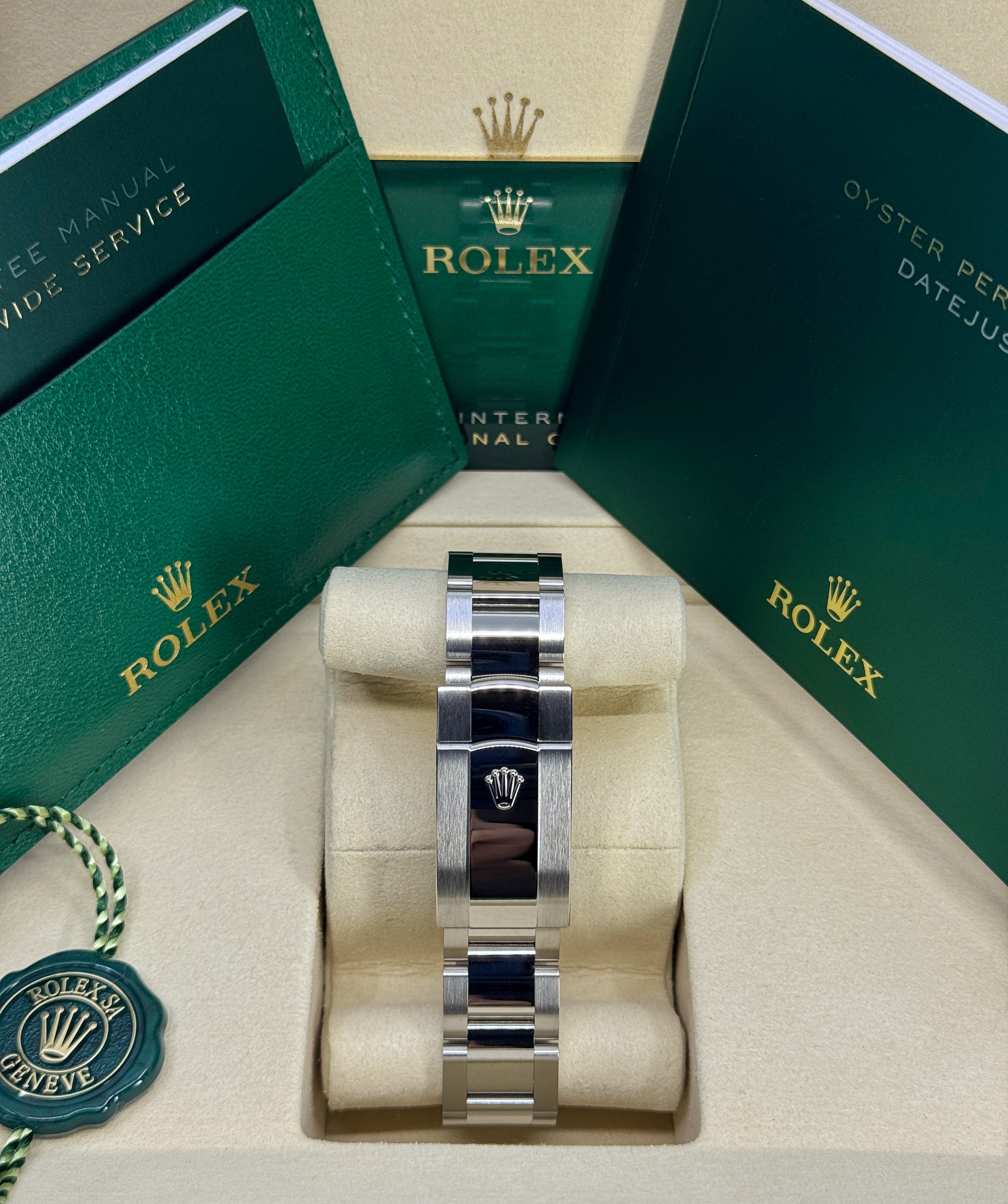Rolex Datejust 41 126300 Thumbnail 3