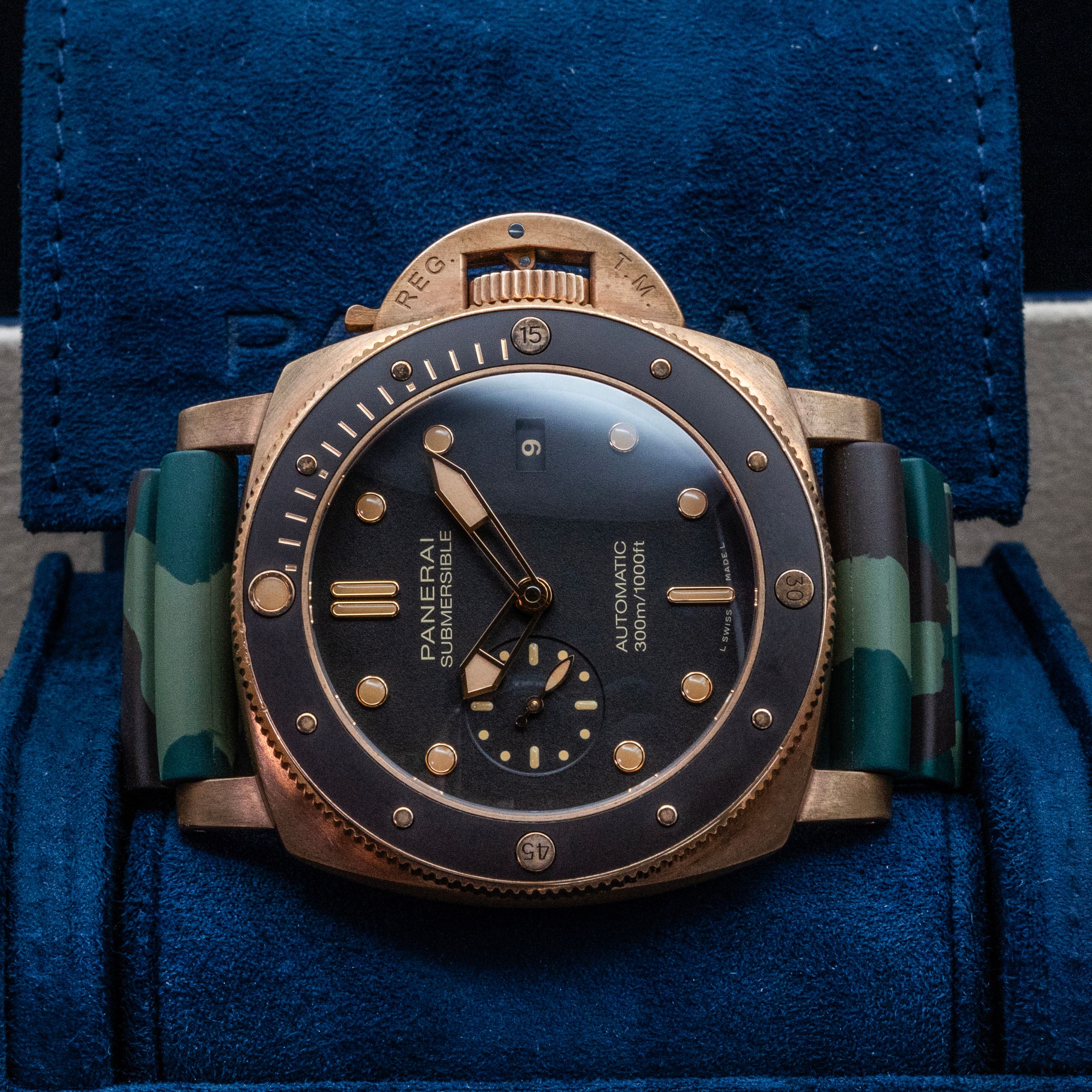 Panerai Submersible PAM00968 Thumbnail 2