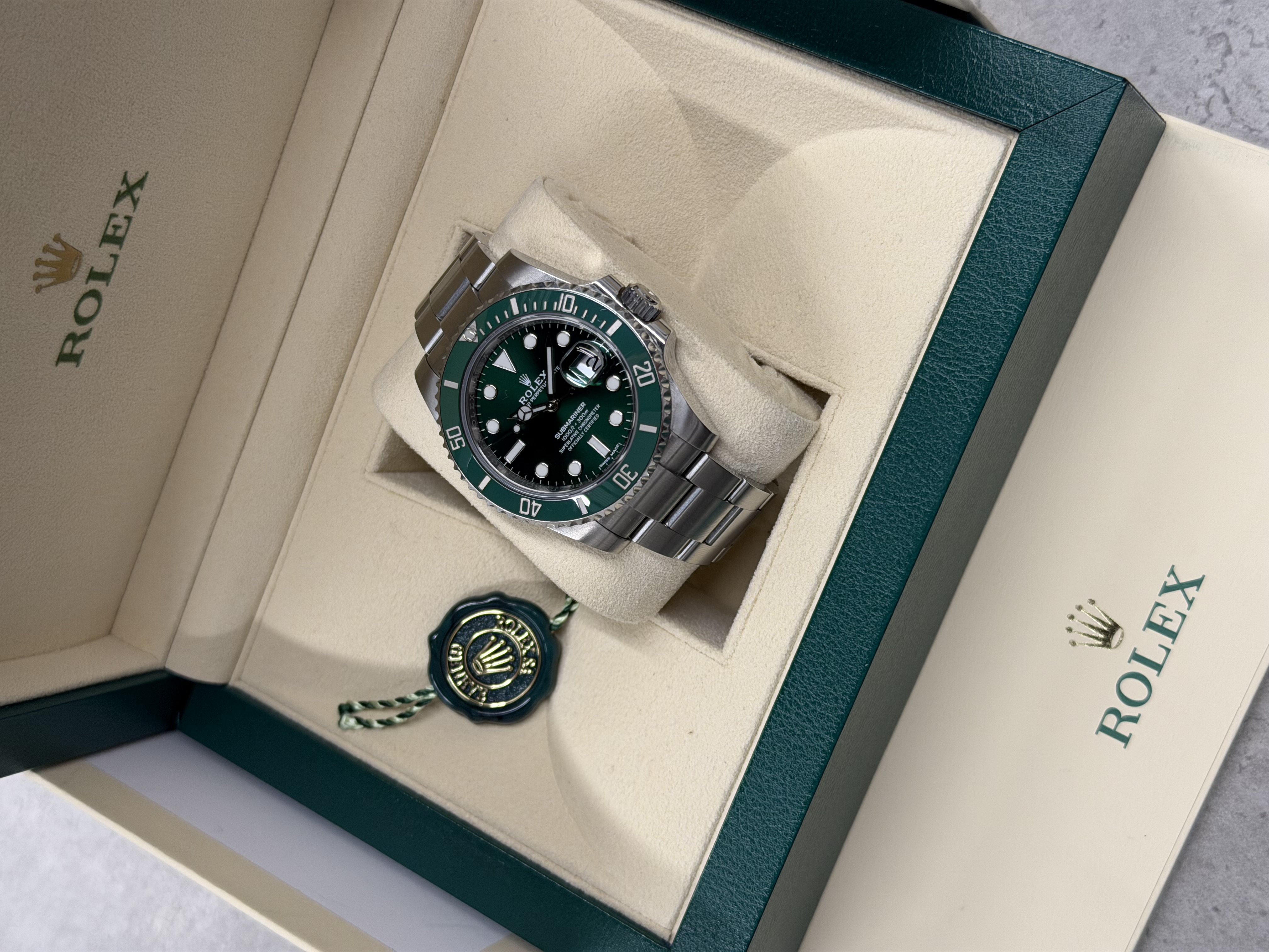Rolex Submariner Hulk Thumbnail 4