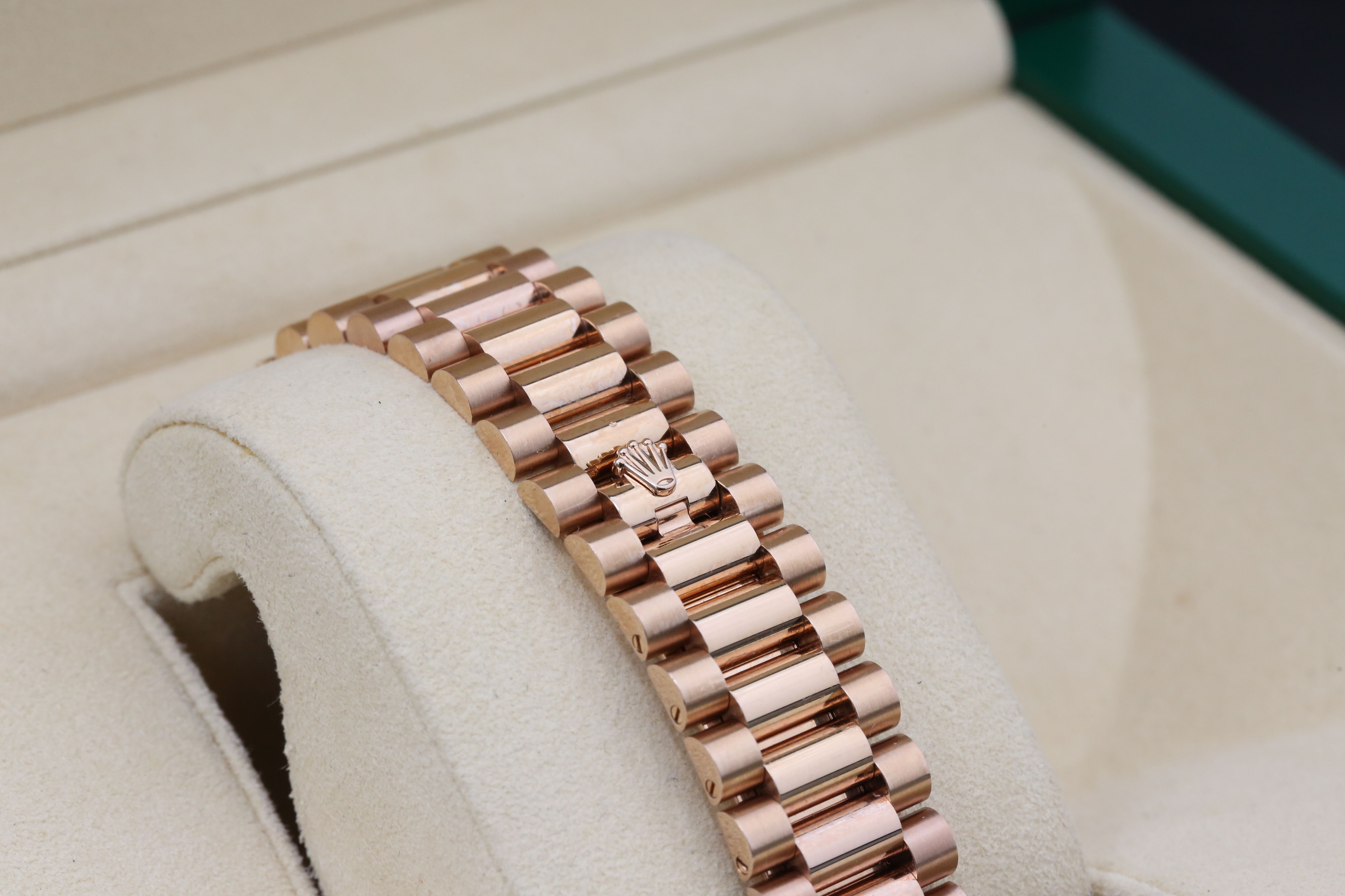 Rolex Day-Date 40 228235 Thumbnail 3