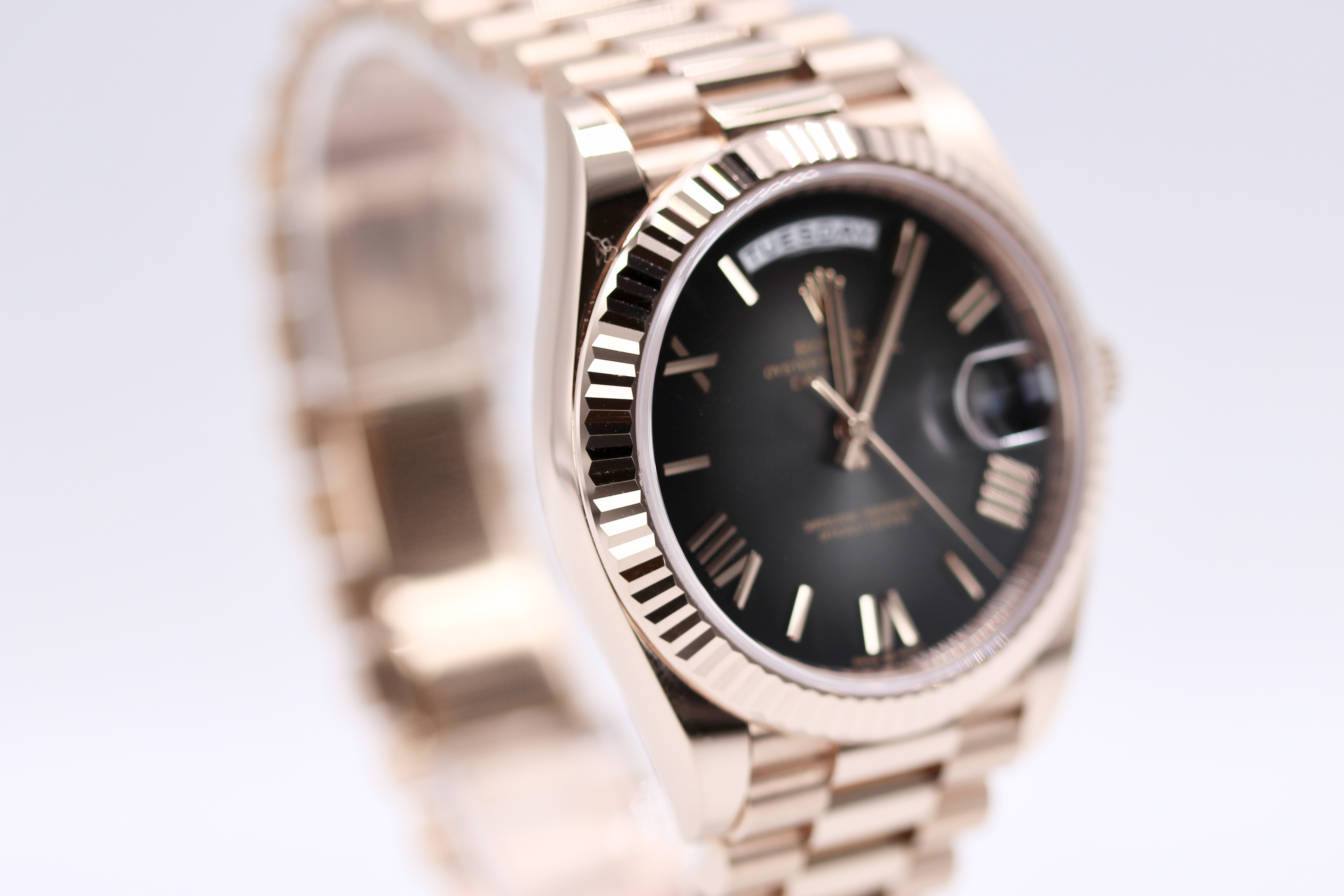 Rolex Day-Date 40 228235 Thumbnail 3